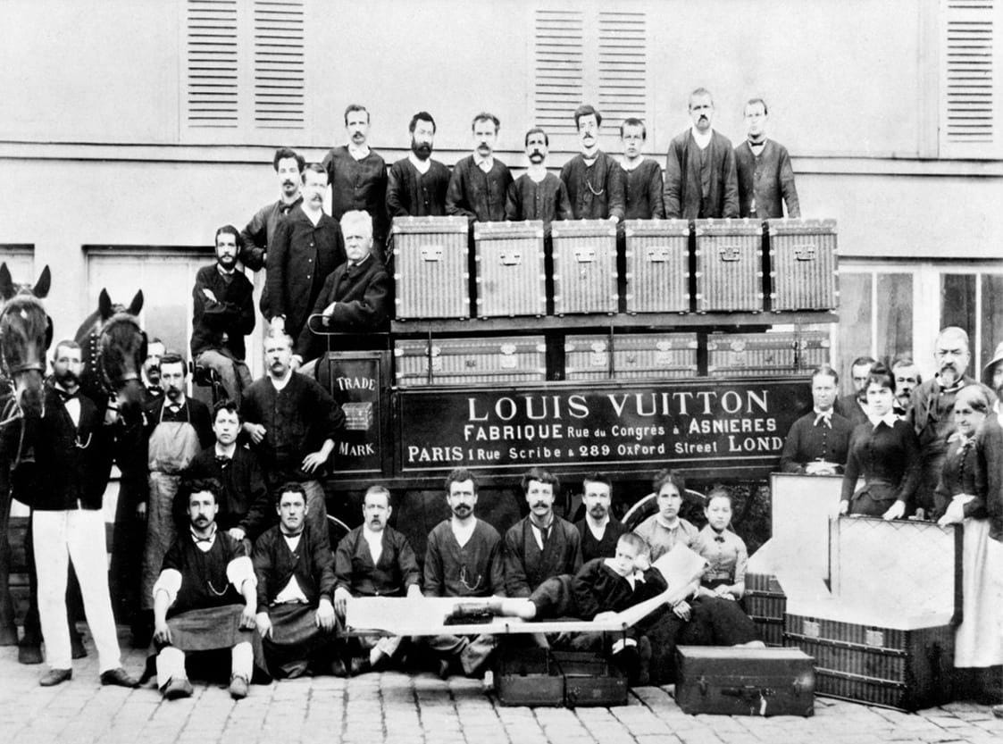 The Louis Vuitton team in 1888 in front of the Asnières workshop.