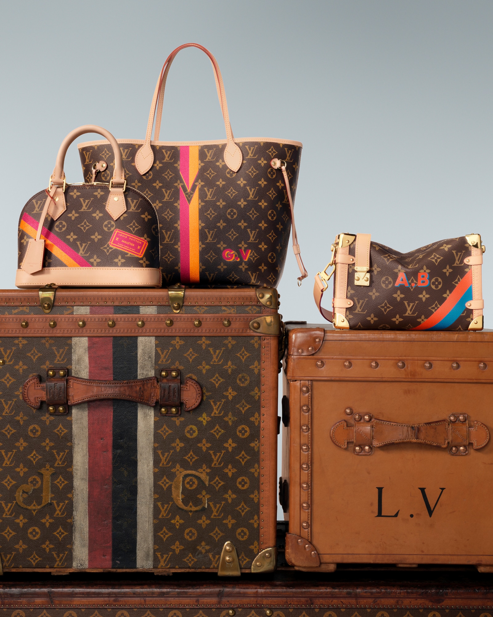 Travel Book London - Luxury | LOUIS VUITTON
