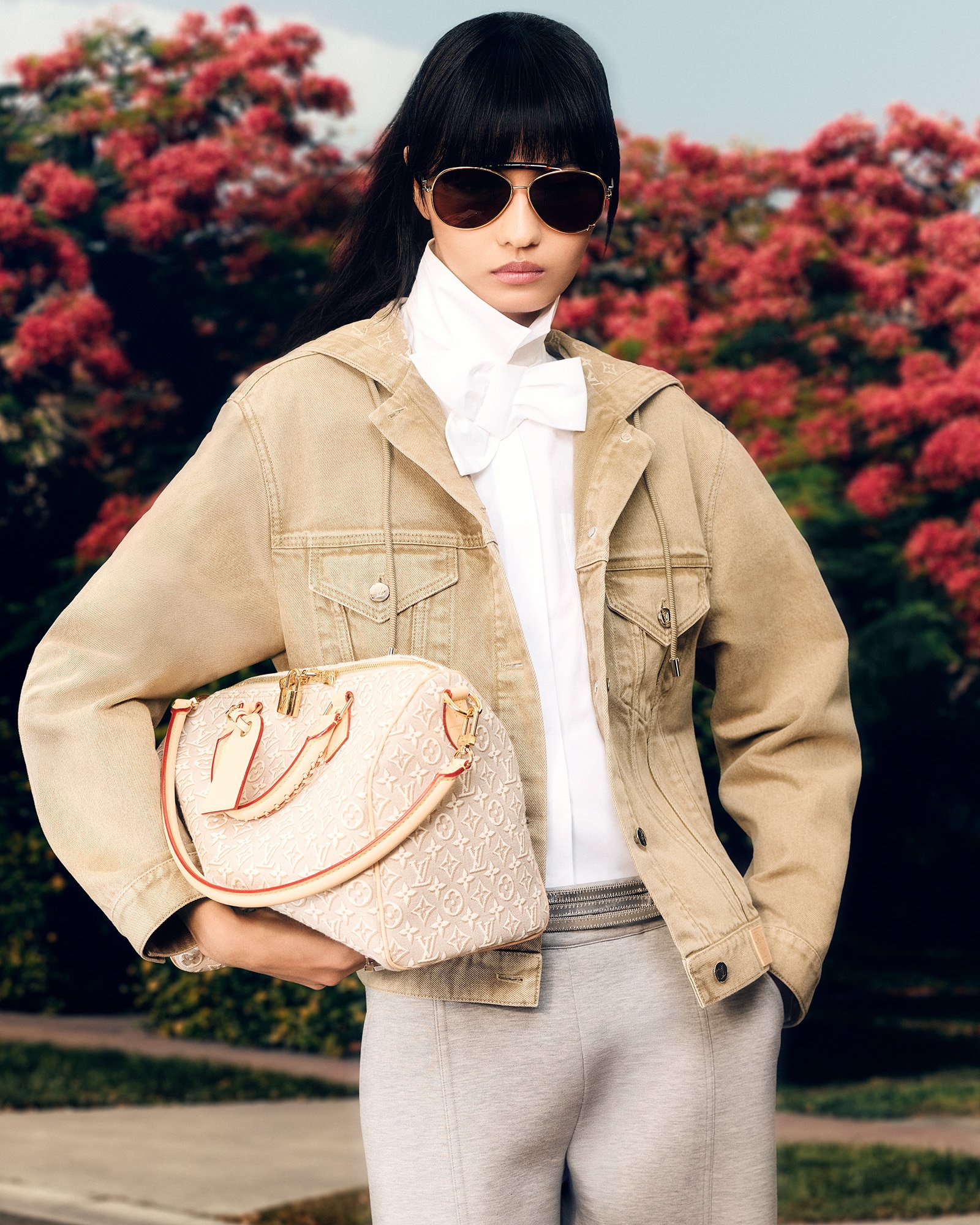 Travel Book London - Luxury | LOUIS VUITTON