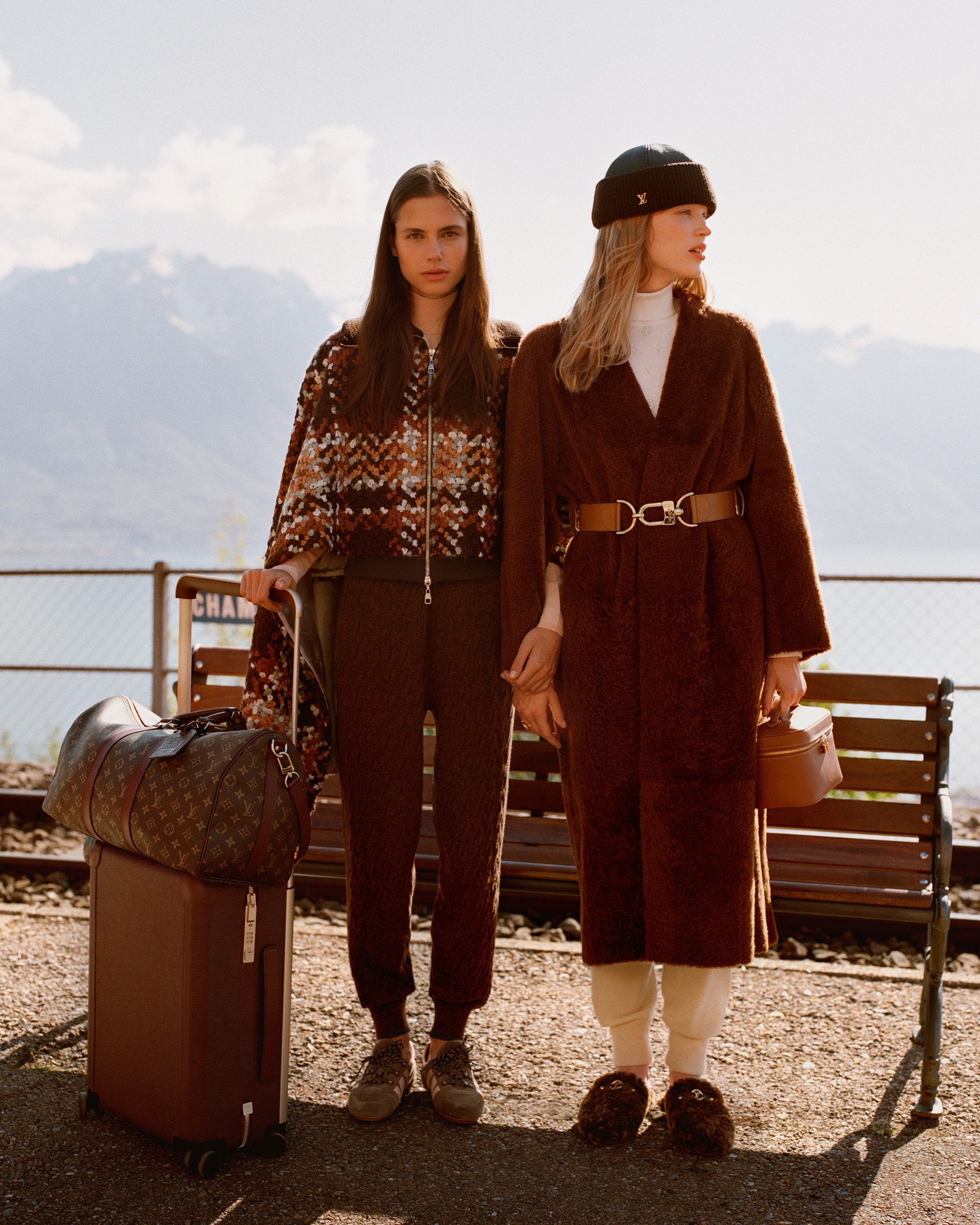 Travel Book London - Luxury | LOUIS VUITTON
