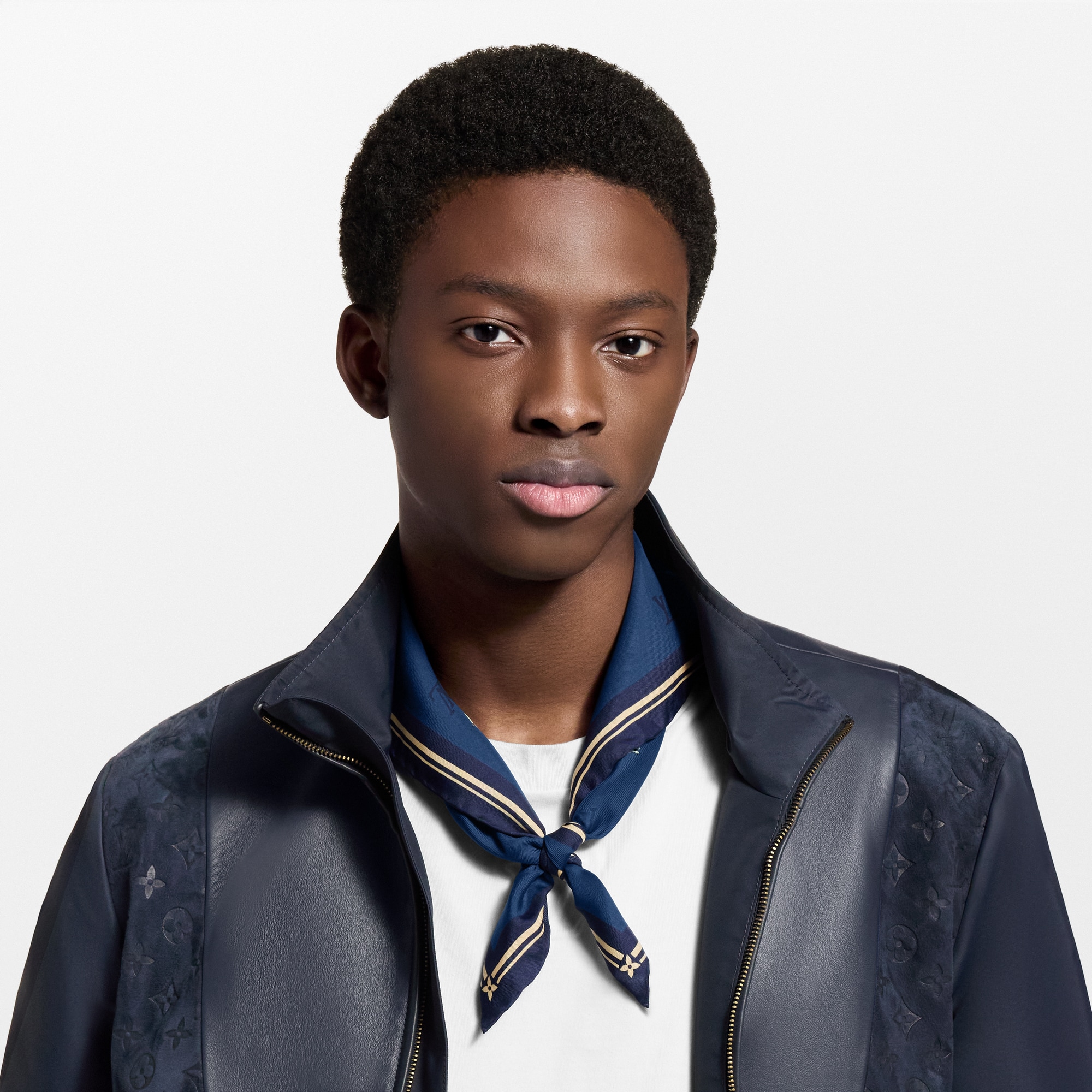 Men - Animal Blason Bandana S00 Men Accessories Silk and Bandanas | LOUIS VUITTON (Product zoom)