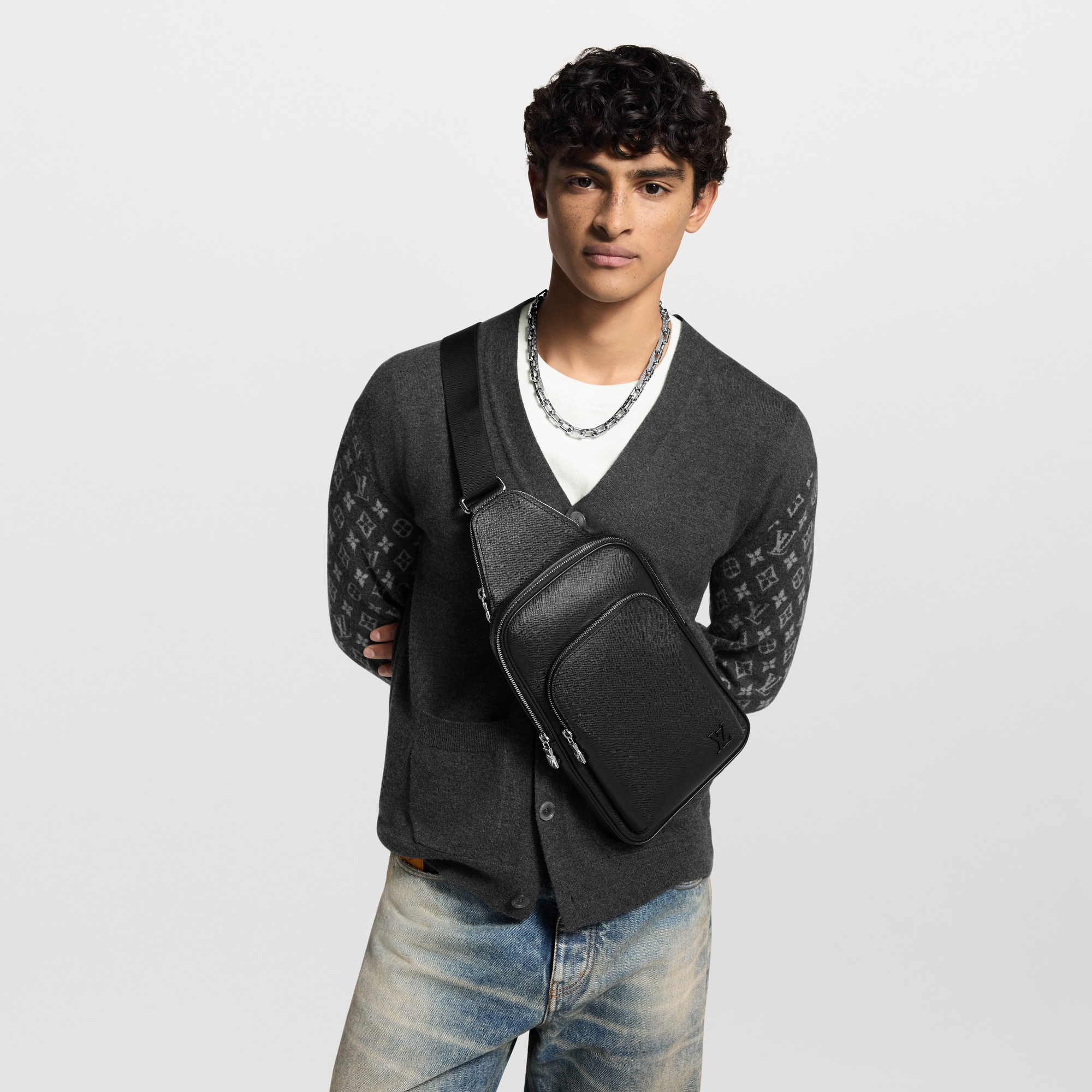 Men - Avenue NM Sling Bag Taiga Leather Men Bags All Collections | LOUIS VUITTON (Product zoom)