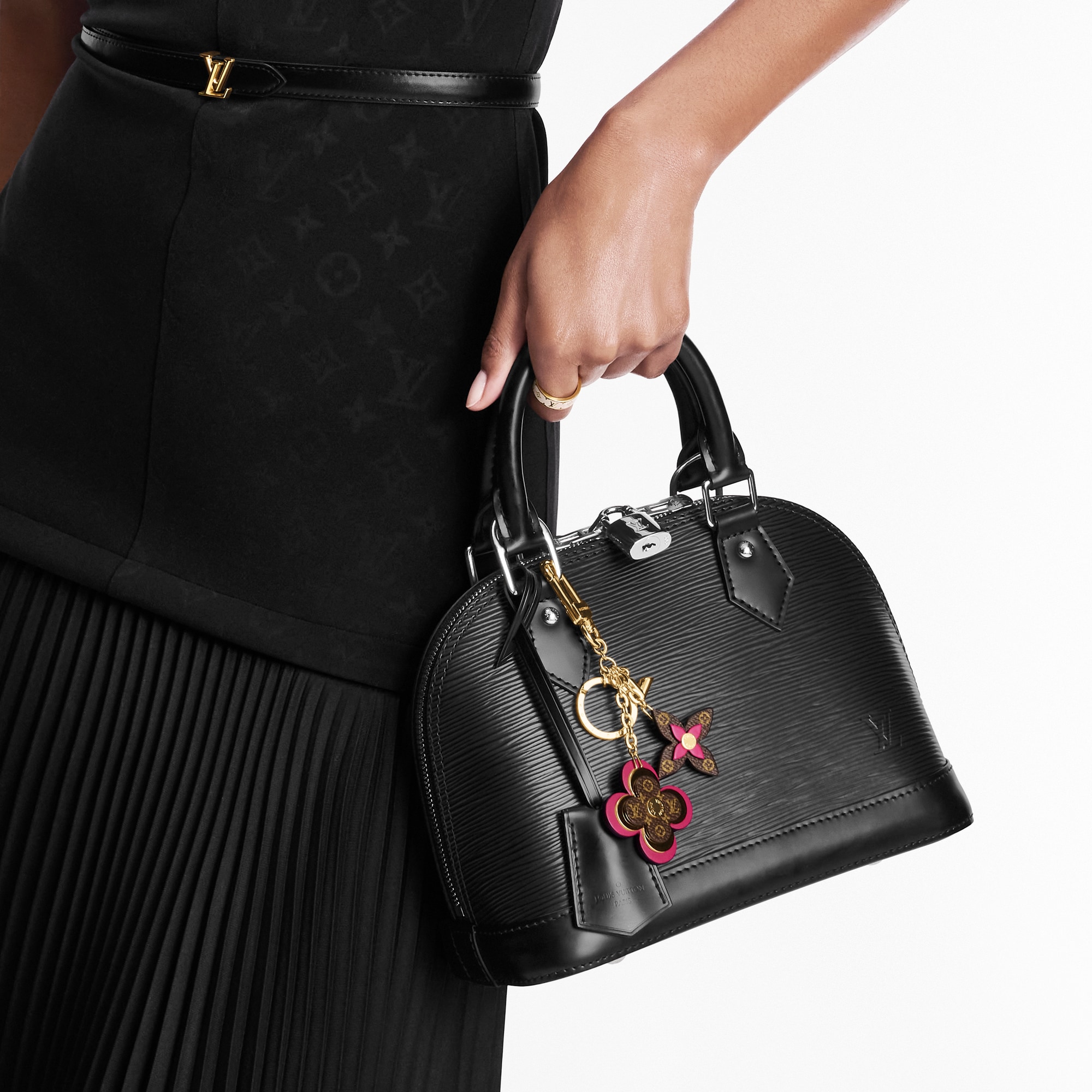 Women - Blooming Flowers Bag Charm and Key Holder S00 Women Accessories Bag Charms and Keyholders | LOUIS VUITTON (Product zoom)
