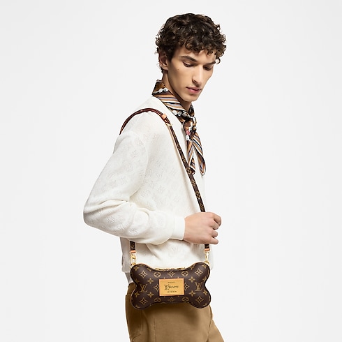 Men - Bone Wearable Wallet Monogram Canvas Men Bags All Collections | LOUIS VUITTON (Product zoom)