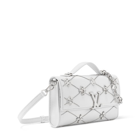 Capucines Wallet On Chain Bag side view