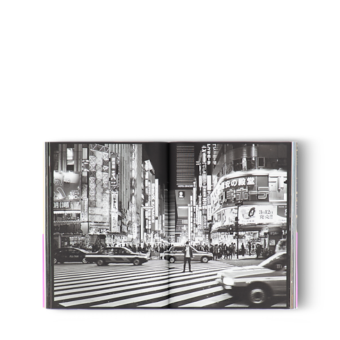 Trunks, Travel and Home - Cities On Earth Trunks, Travel and Home Library City Guides | LOUIS VUITTON (Product zoom)