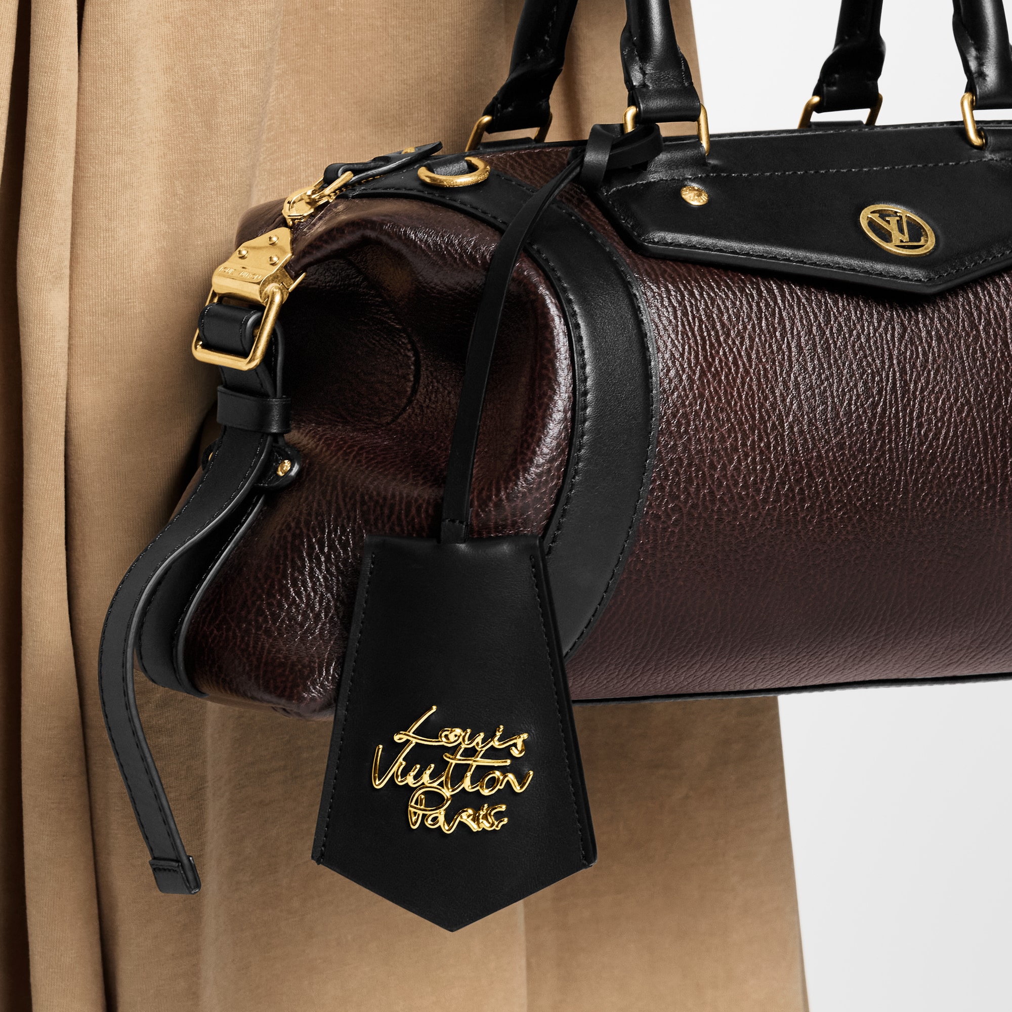 Women - Cloche Clés LV Script Bag Charm S00 Women Accessories Bag Charms and Keyholders | LOUIS VUITTON (Product zoom)