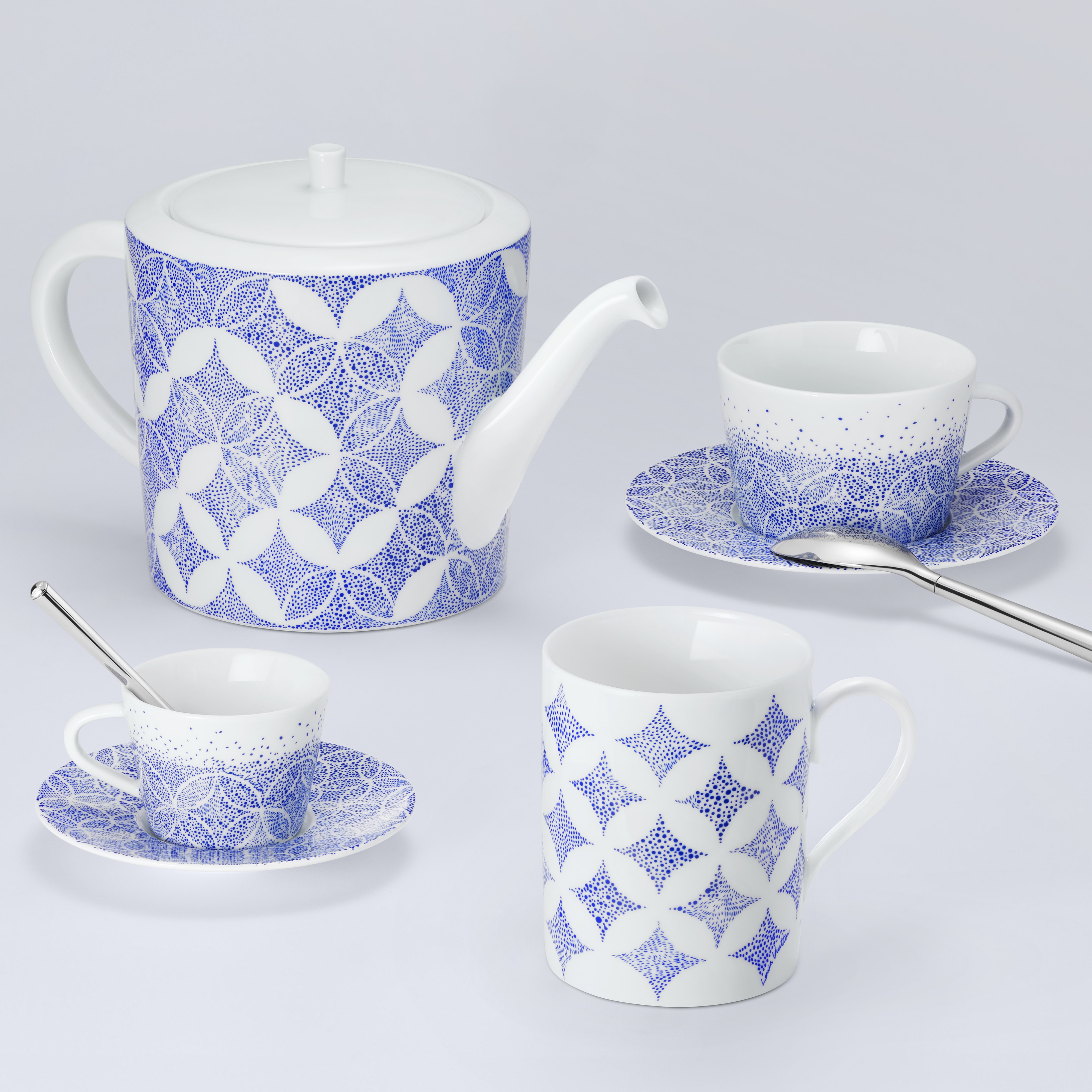 Trunks, Travel and Home - Constellation Set of 2 Coffee Cups and Saucers  Trunks, Travel and Home Home and Art of Dining Art of Dining | LOUIS VUITTON (Product zoom)