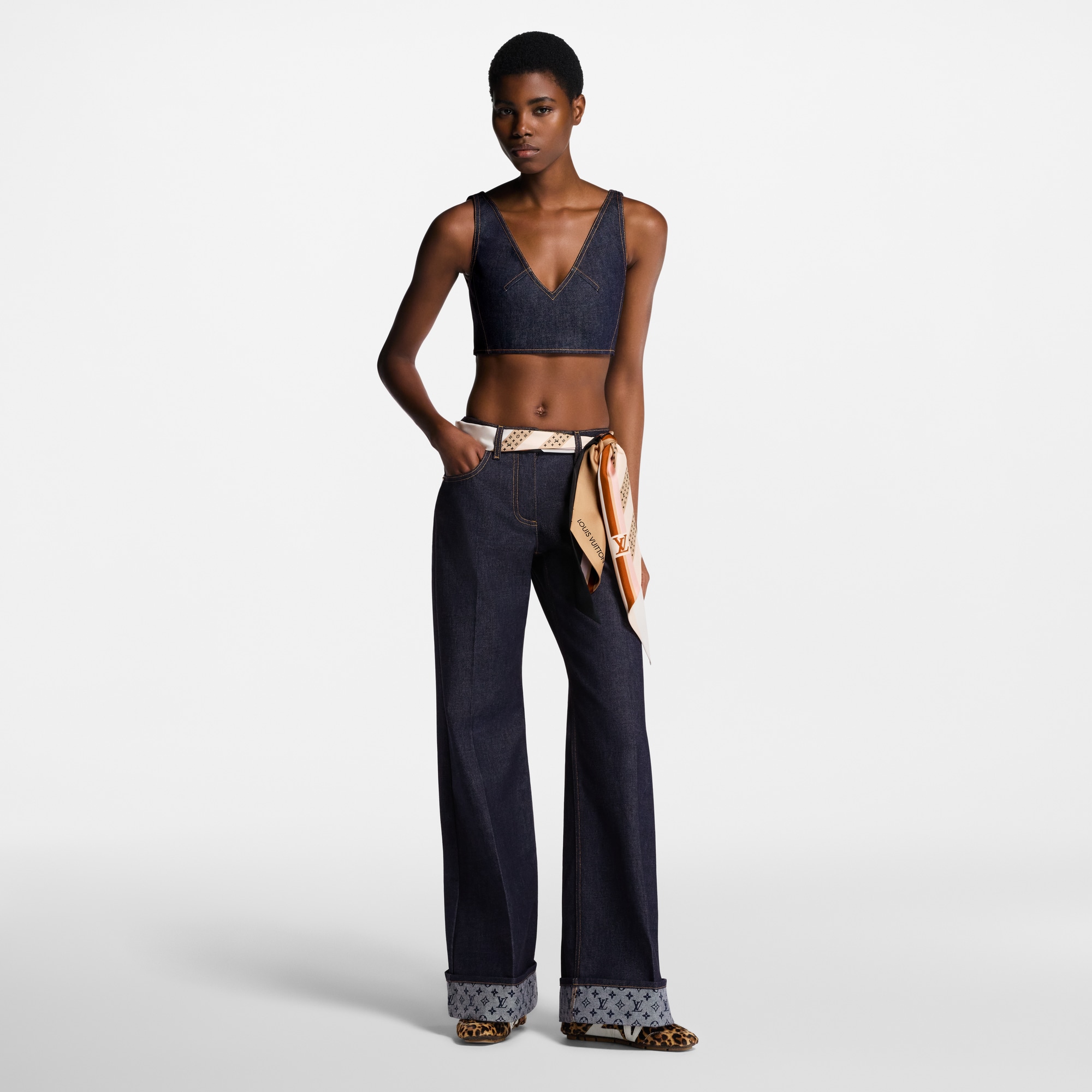 Women - Cuffed Hem Flared Jeans  Women Ready-to-Wear Trousers | LOUIS VUITTON (Product zoom)
