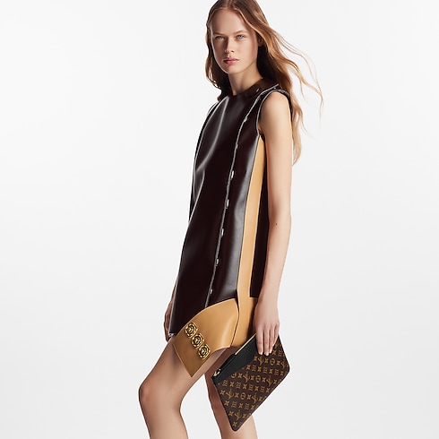 Women - Daily Pouch Monogram Canvas Women Wallets and Small Leather Goods All Wallets and Small Leather Goods | LOUIS VUITTON (Product zoom)