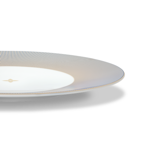 Trunks, Travel and Home - Dichroic Set of 2 Presentation Plates Trunks, Travel and Home Home and Art of Dining Art of Dining | LOUIS VUITTON (Product zoom)