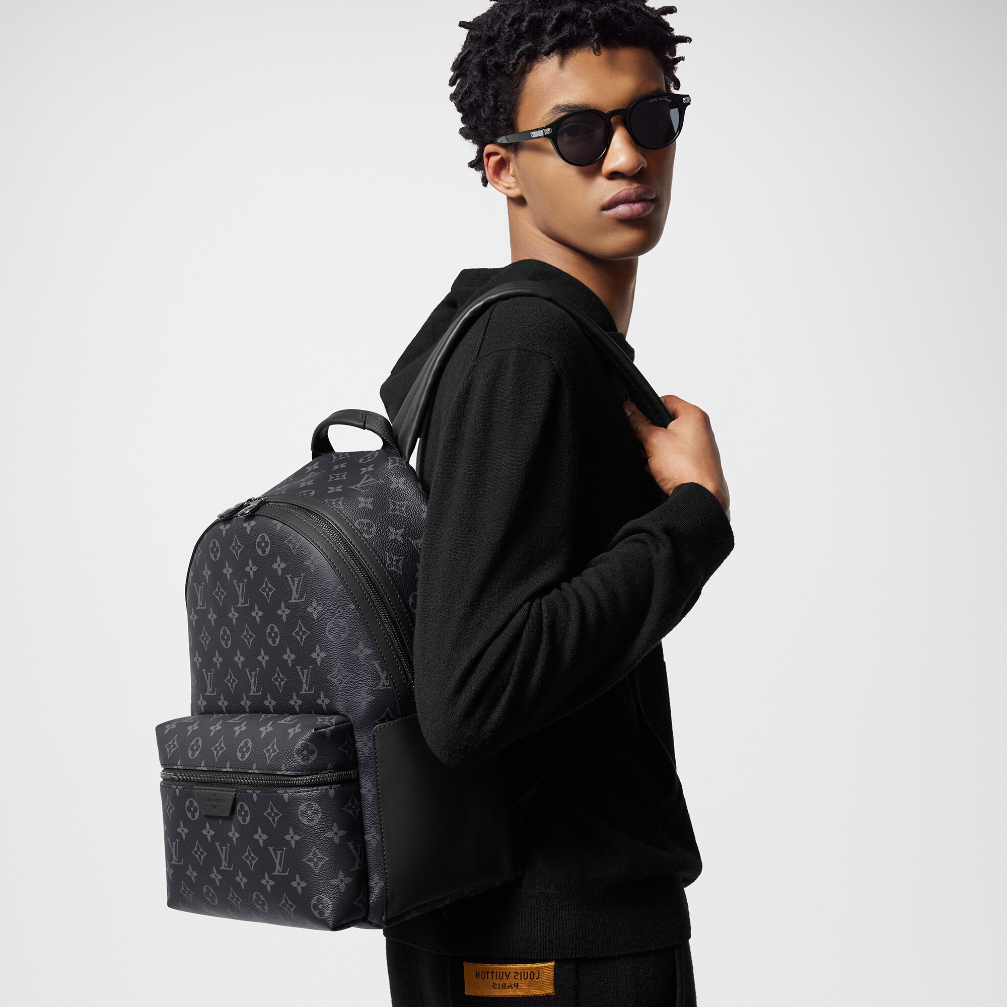 Men - Discovery PM Backpack Monogram Eclipse Men Bags All Collections | LOUIS VUITTON (Product zoom)