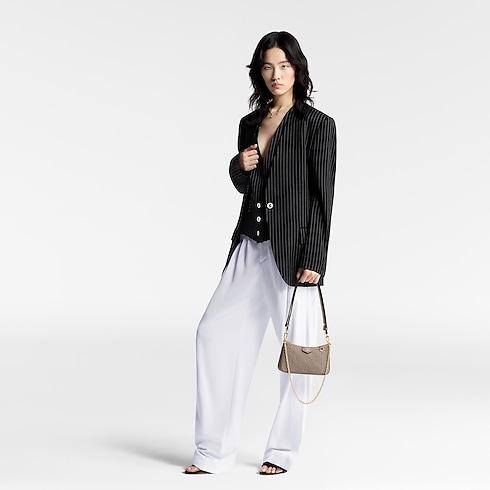 Women - Easy Pouch On Strap Monogram Empreinte Leather Women Wallets and Small Leather Goods All Wallets and Small Leather Goods | LOUIS VUITTON (Product zoom)