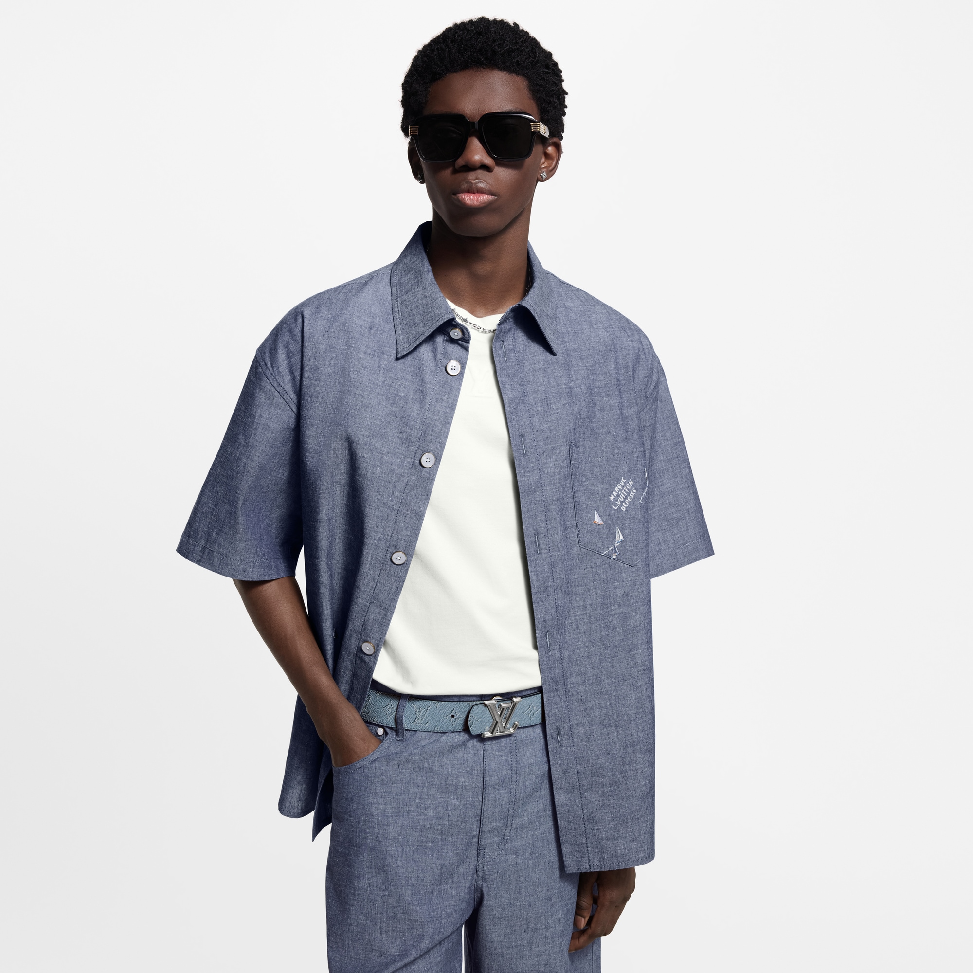 Men - Embroidered Chambray Short-Sleeved Shirt  Men Ready-to-Wear Shirts | LOUIS VUITTON (Product zoom)