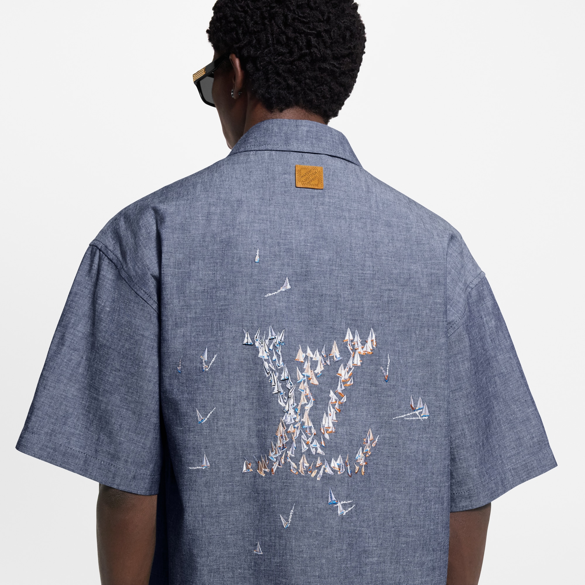 Men - Embroidered Chambray Short-Sleeved Shirt  Men Ready-to-Wear Shirts | LOUIS VUITTON (Product zoom)