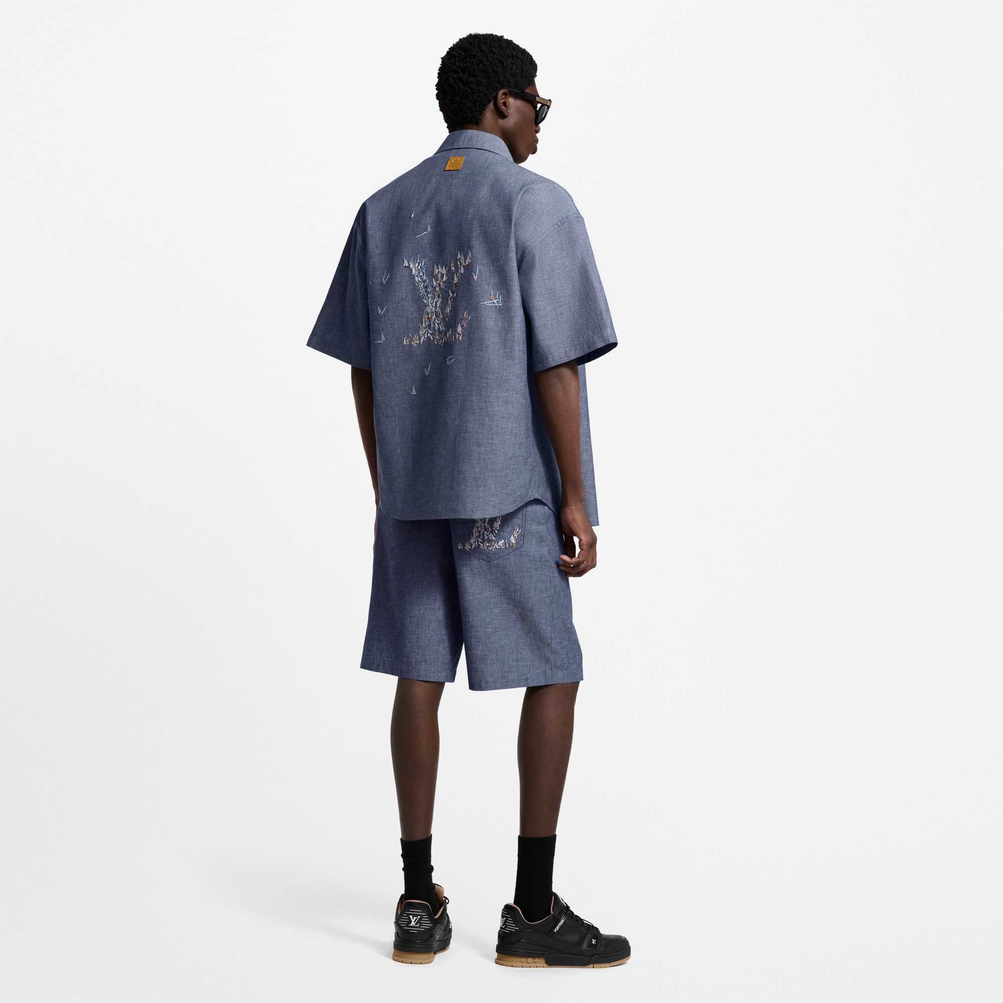 Men - Embroidered Chambray Shorts  Men Ready-to-Wear Denim Collection | LOUIS VUITTON (Product zoom)