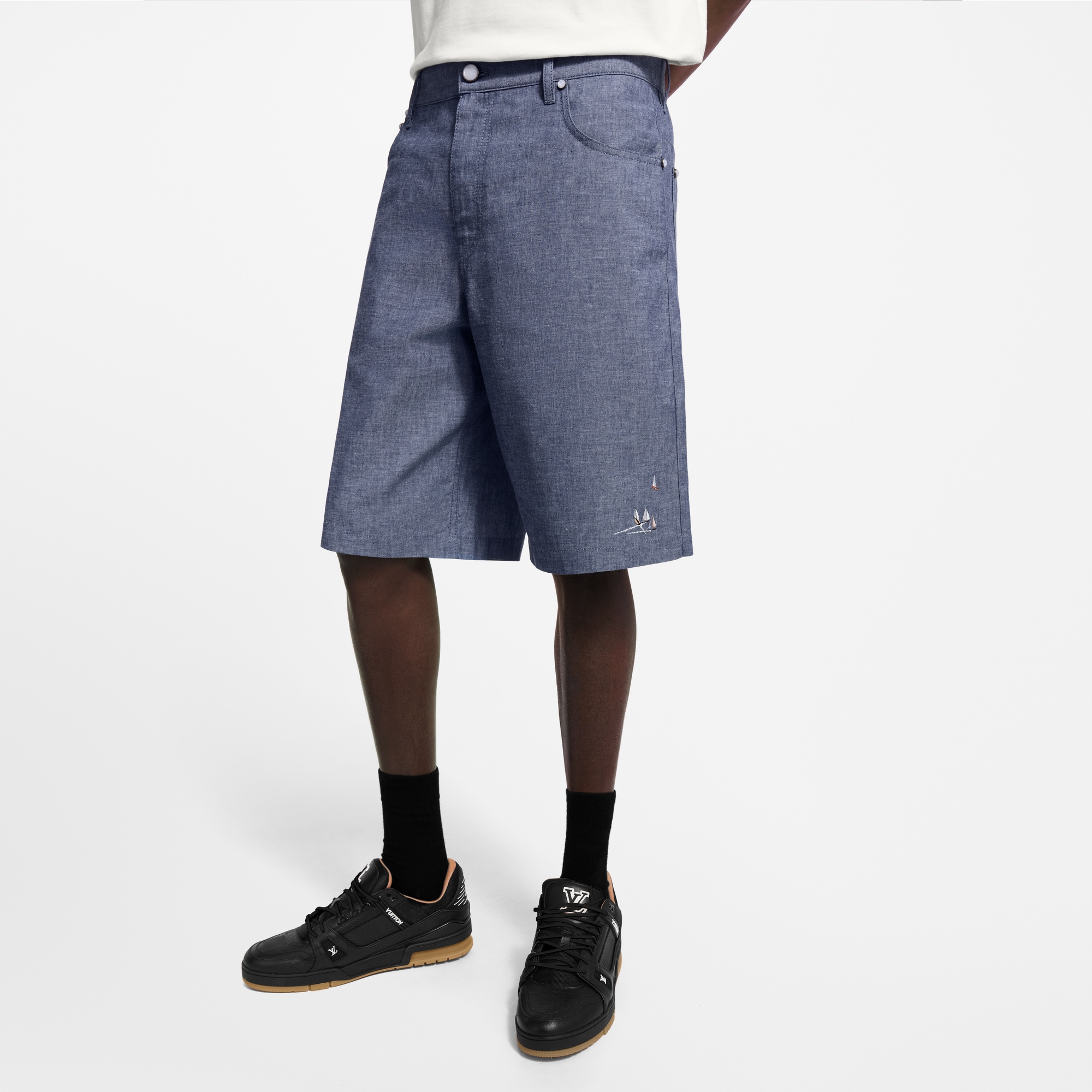 Men - Embroidered Chambray Shorts  Men Ready-to-Wear Denim Collection | LOUIS VUITTON (Product zoom)
