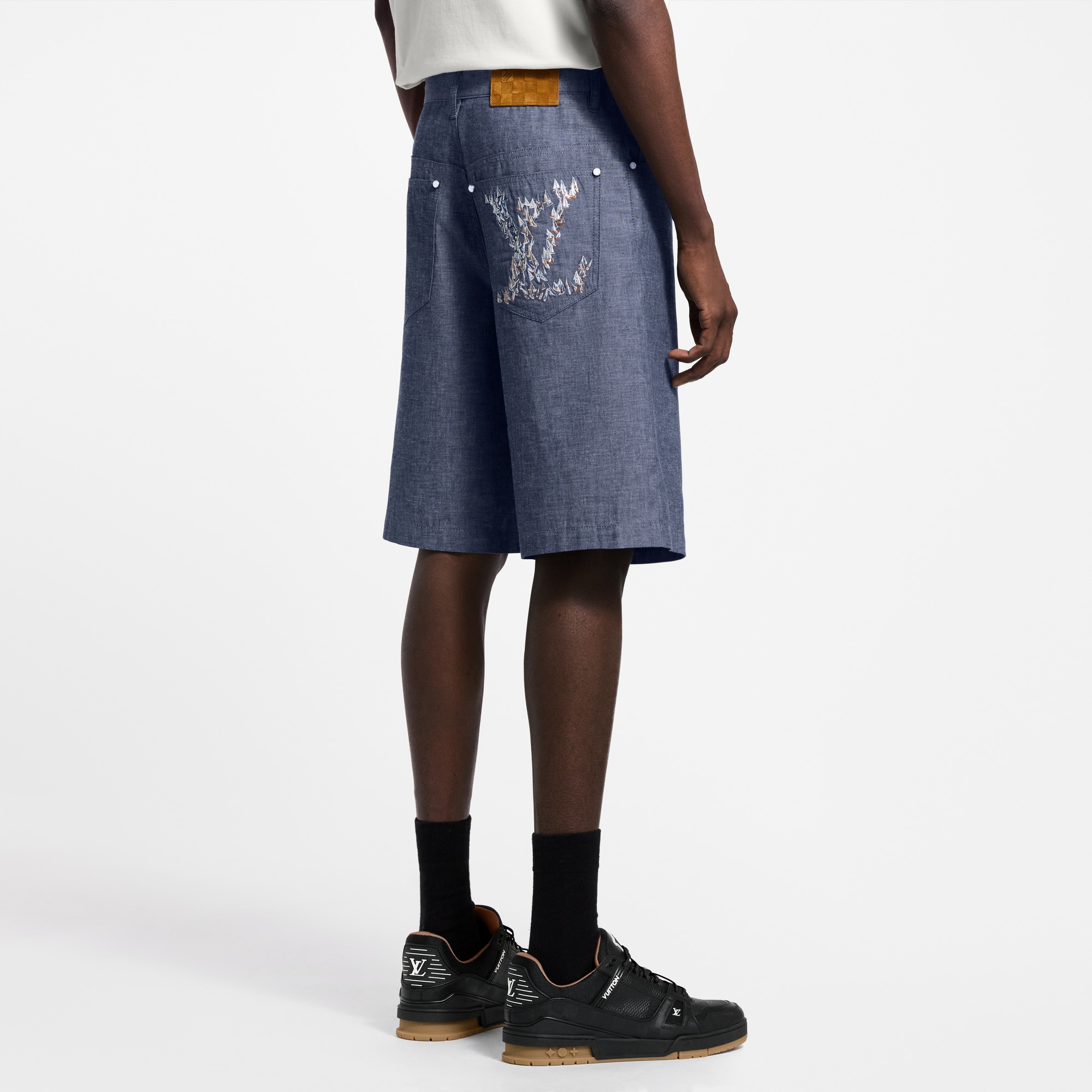 Men - Embroidered Chambray Shorts  Men Ready-to-Wear Denim Collection | LOUIS VUITTON (Product zoom)