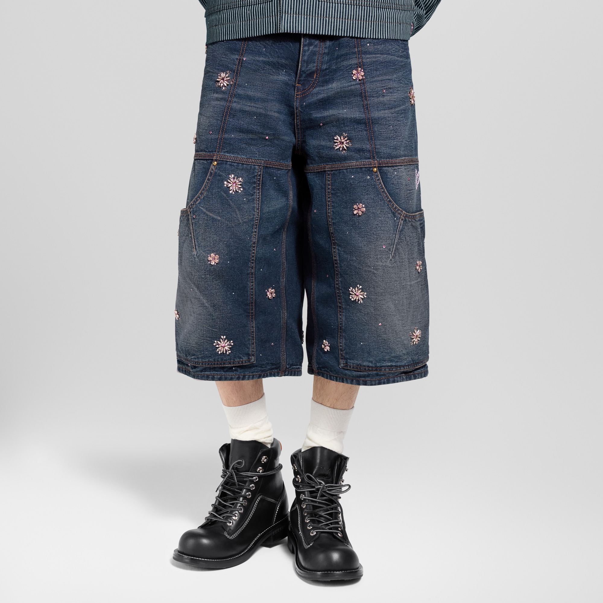 Men - Embroidered Denim Workwear Shorts  Men Ready-to-Wear Denim Collection | LOUIS VUITTON (Product zoom)