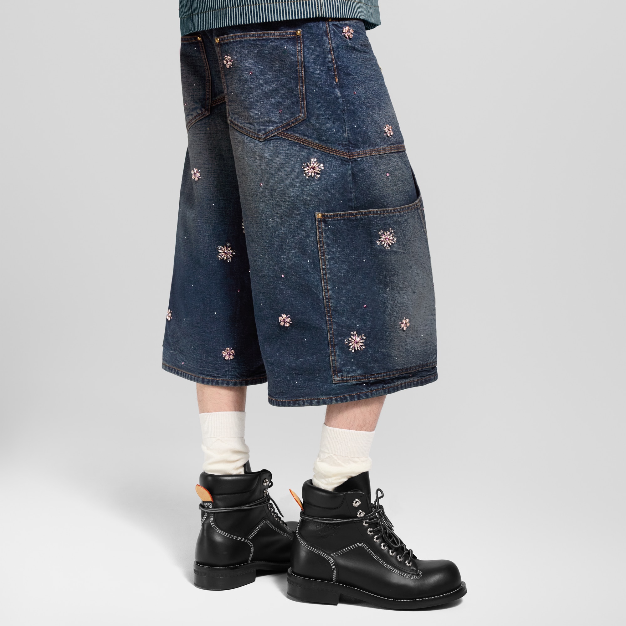 Men - Embroidered Denim Workwear Shorts  Men Ready-to-Wear Denim Collection | LOUIS VUITTON (Product zoom)