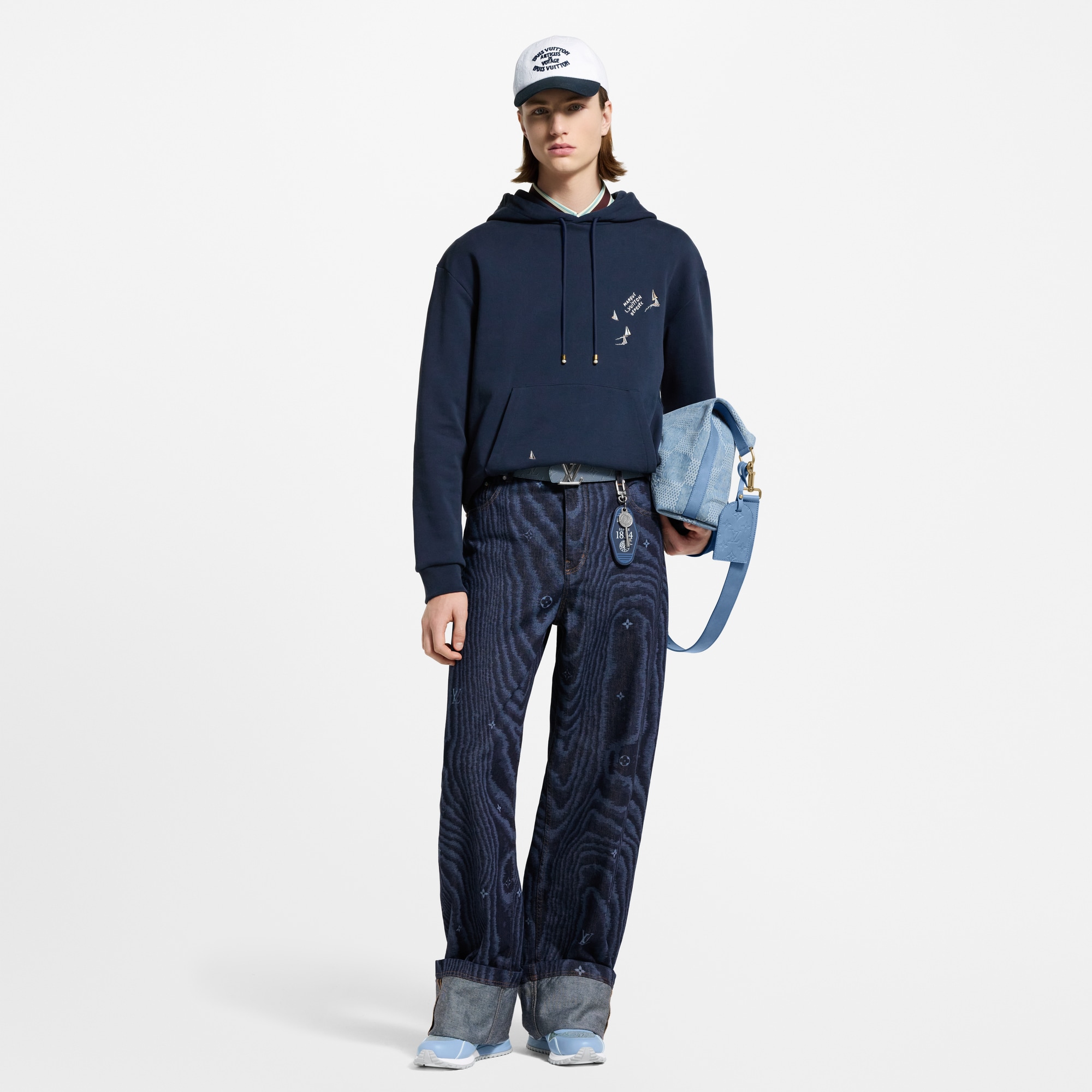Men - Embroidered Signature Hoodie  Men Ready-to-Wear Knitwear and Sweatshirts | LOUIS VUITTON (Product zoom)