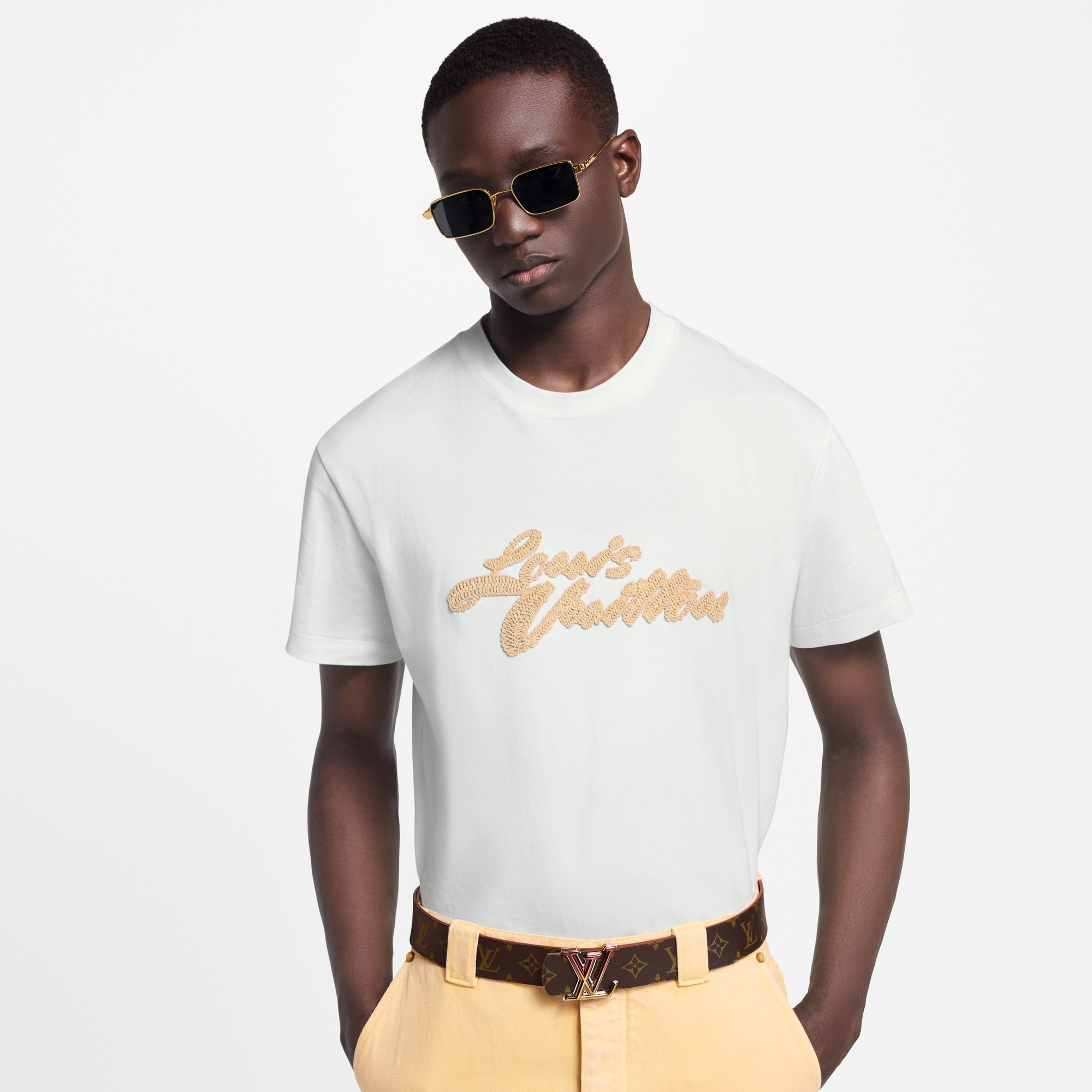 Men - Embroidered Signature T-Shirt  Men Ready-to-Wear T-Shirts and Polos | LOUIS VUITTON (Product zoom)