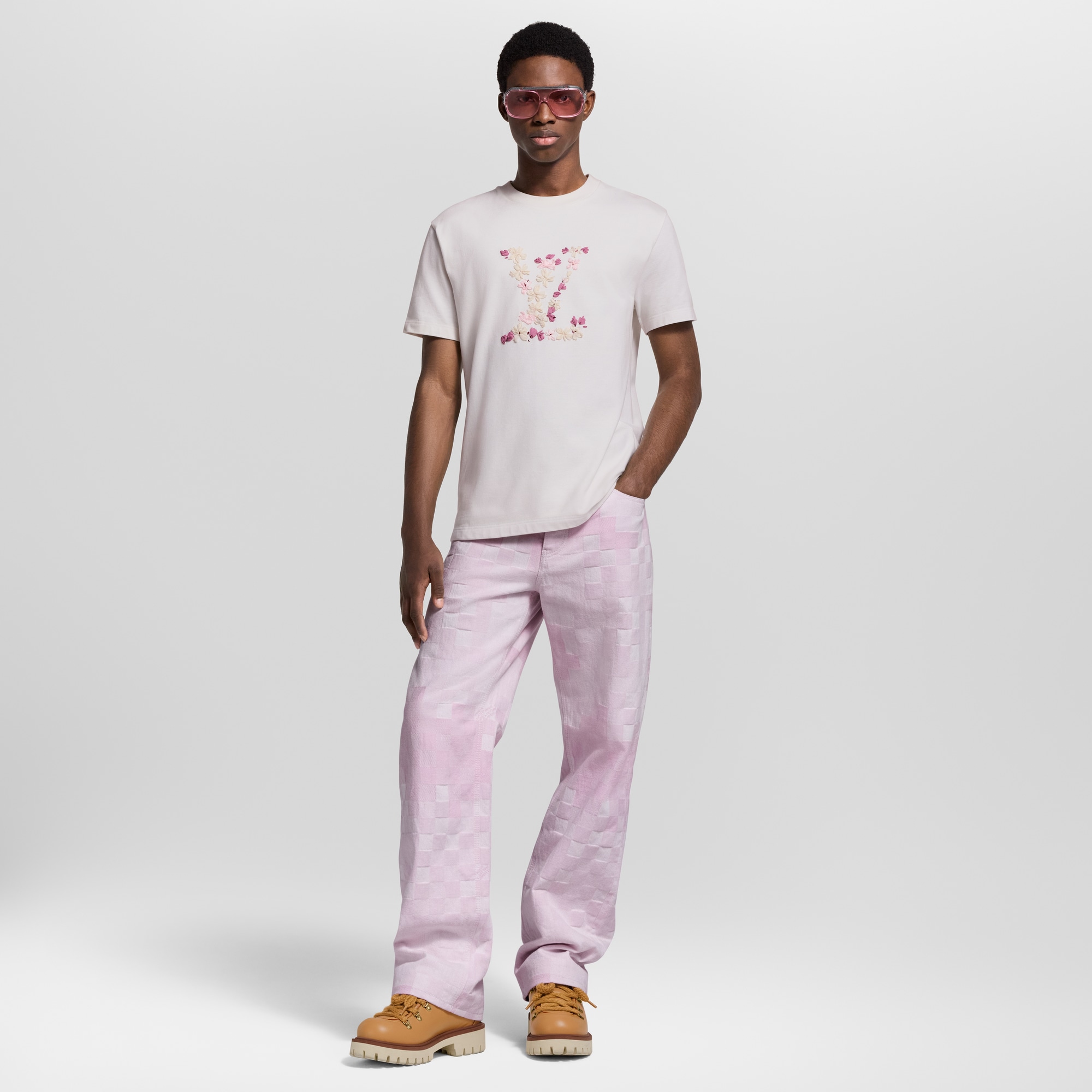 Men - Embroidered T-Shirt  Men Ready-to-Wear T-Shirts and Polos | LOUIS VUITTON (Product zoom)