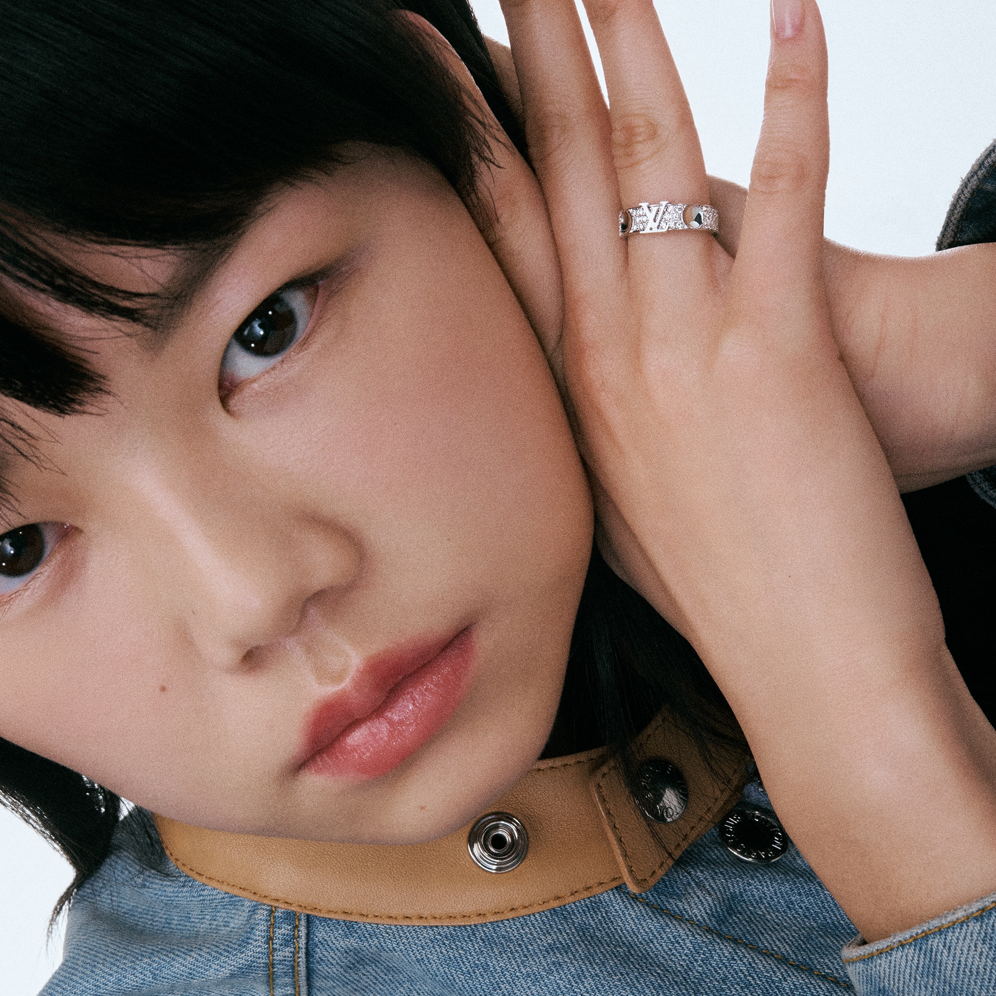 Jewellery - Empreinte Ring, White Gold and Diamonds  Jewellery Categories Rings | LOUIS VUITTON (Product zoom)