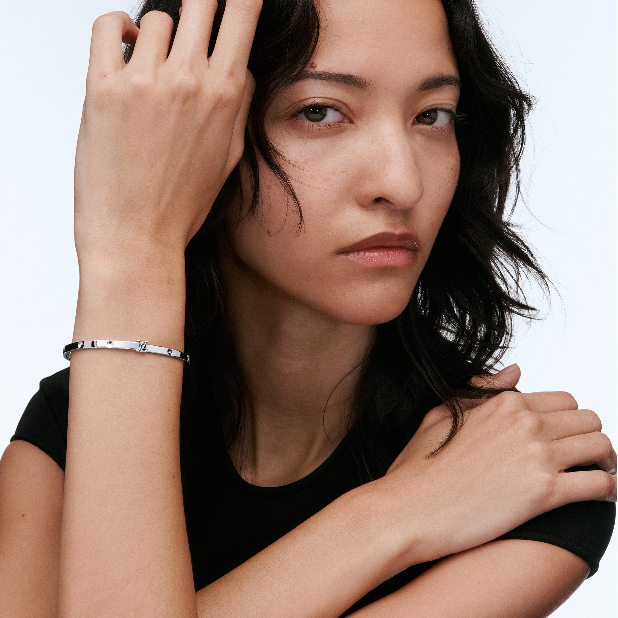 Jewellery - Empreinte Small Bangle, White Gold  Jewellery Categories Bracelets | LOUIS VUITTON (Product zoom)