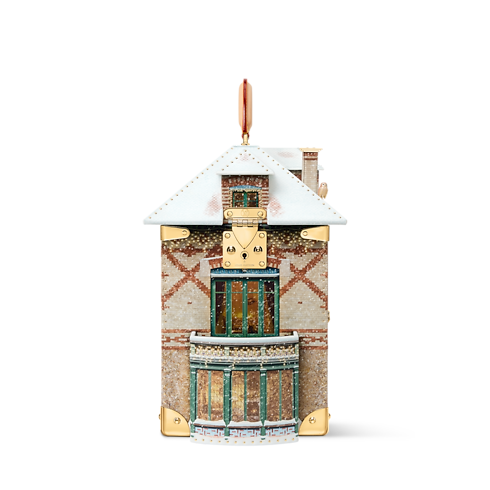 Family House Trunk front view
