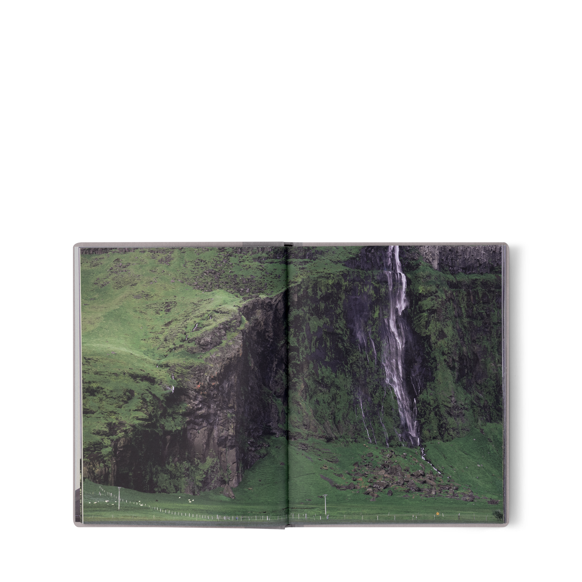 Trunks, Travel and Home - Fashion Eye Iceland  Trunks, Travel and Home Library Fashion Eye | LOUIS VUITTON (Product zoom)