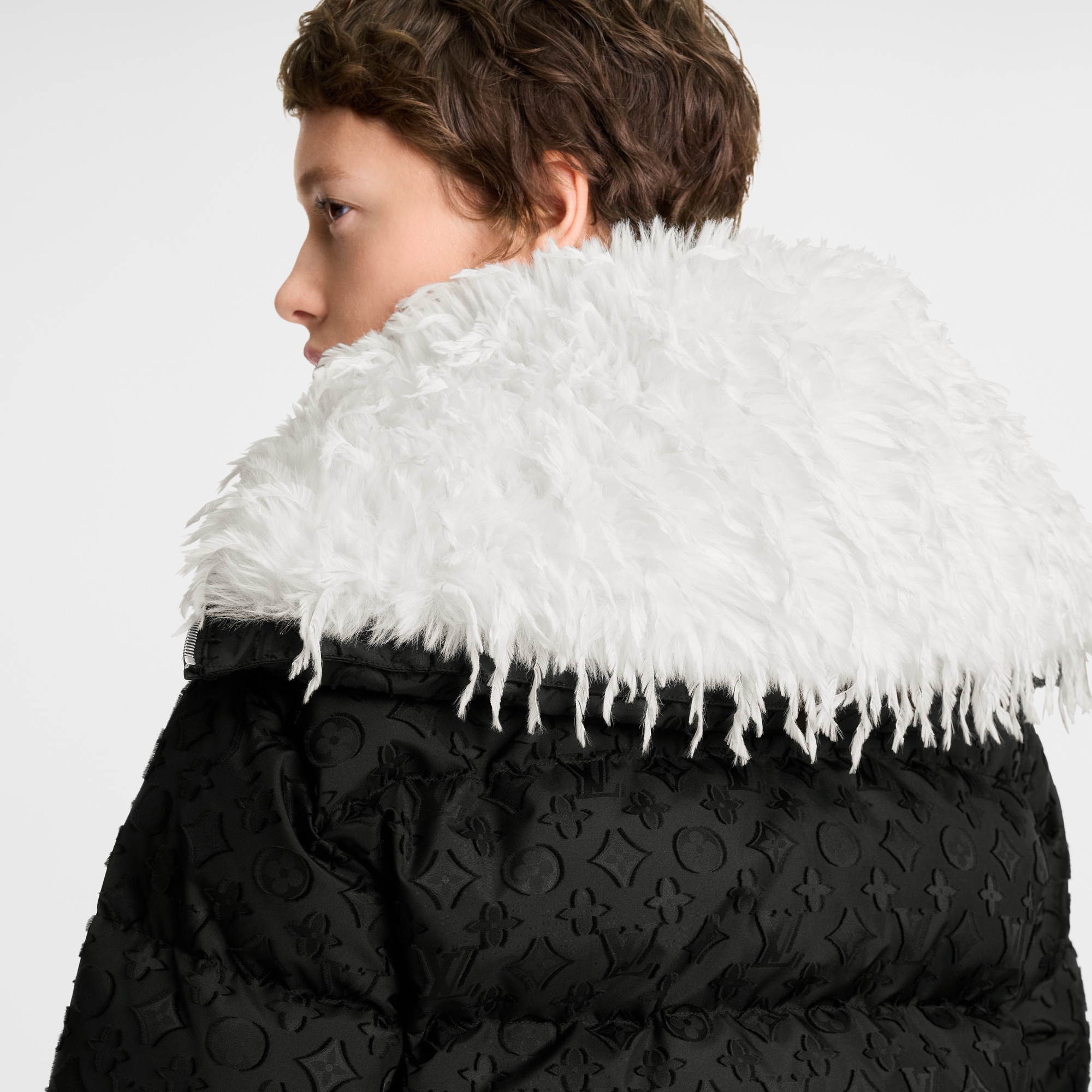 Women - Feather Collar Puffer Jacket  Women Ready-to-Wear Coats and Jackets | LOUIS VUITTON (Product zoom)