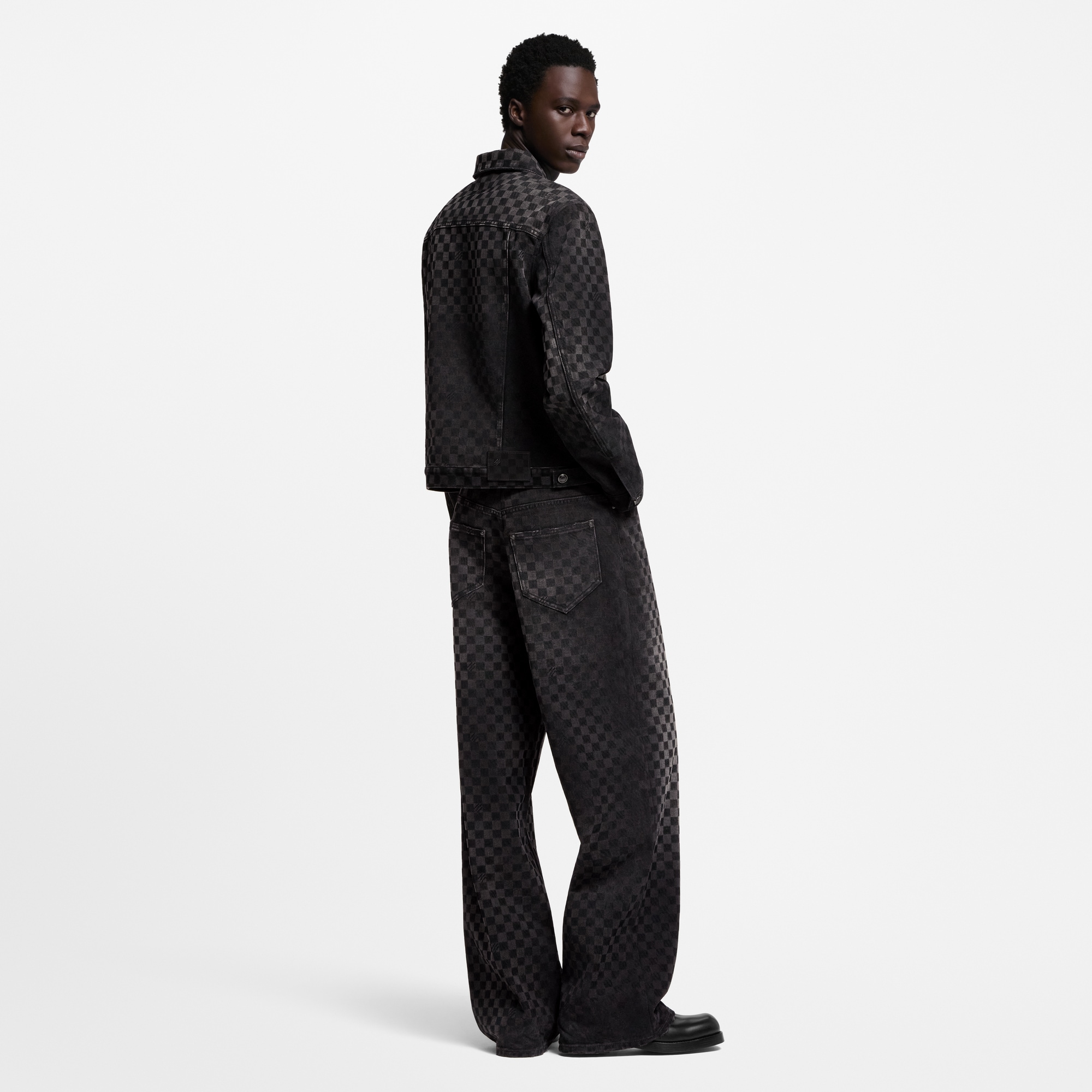 Men - Flocked Damier Denim Trucker Jacket  Men Ready-to-Wear Outerwear and Coats | LOUIS VUITTON (Product zoom)