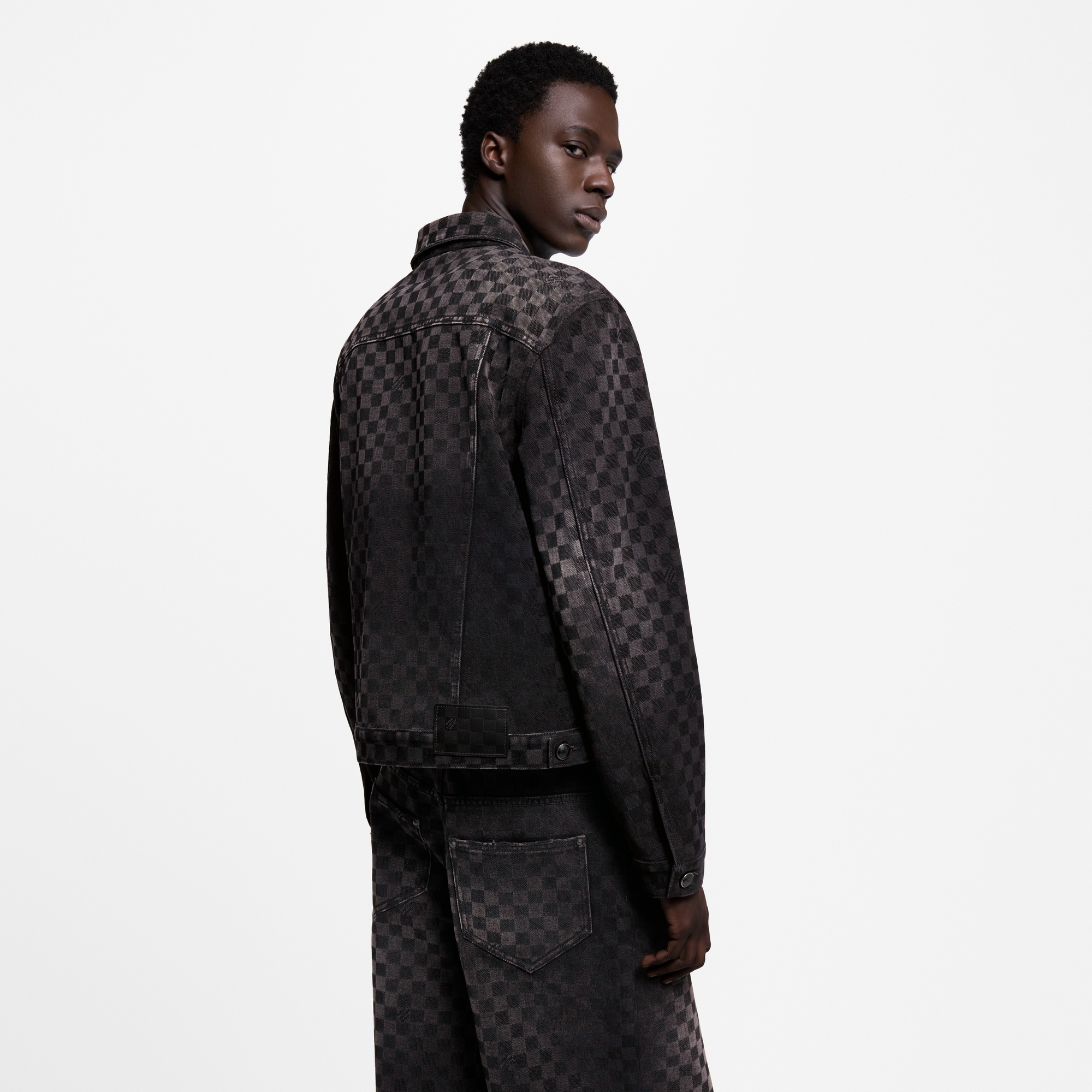 Men - Flocked Damier Denim Trucker Jacket  Men Ready-to-Wear Outerwear and Coats | LOUIS VUITTON (Product zoom)