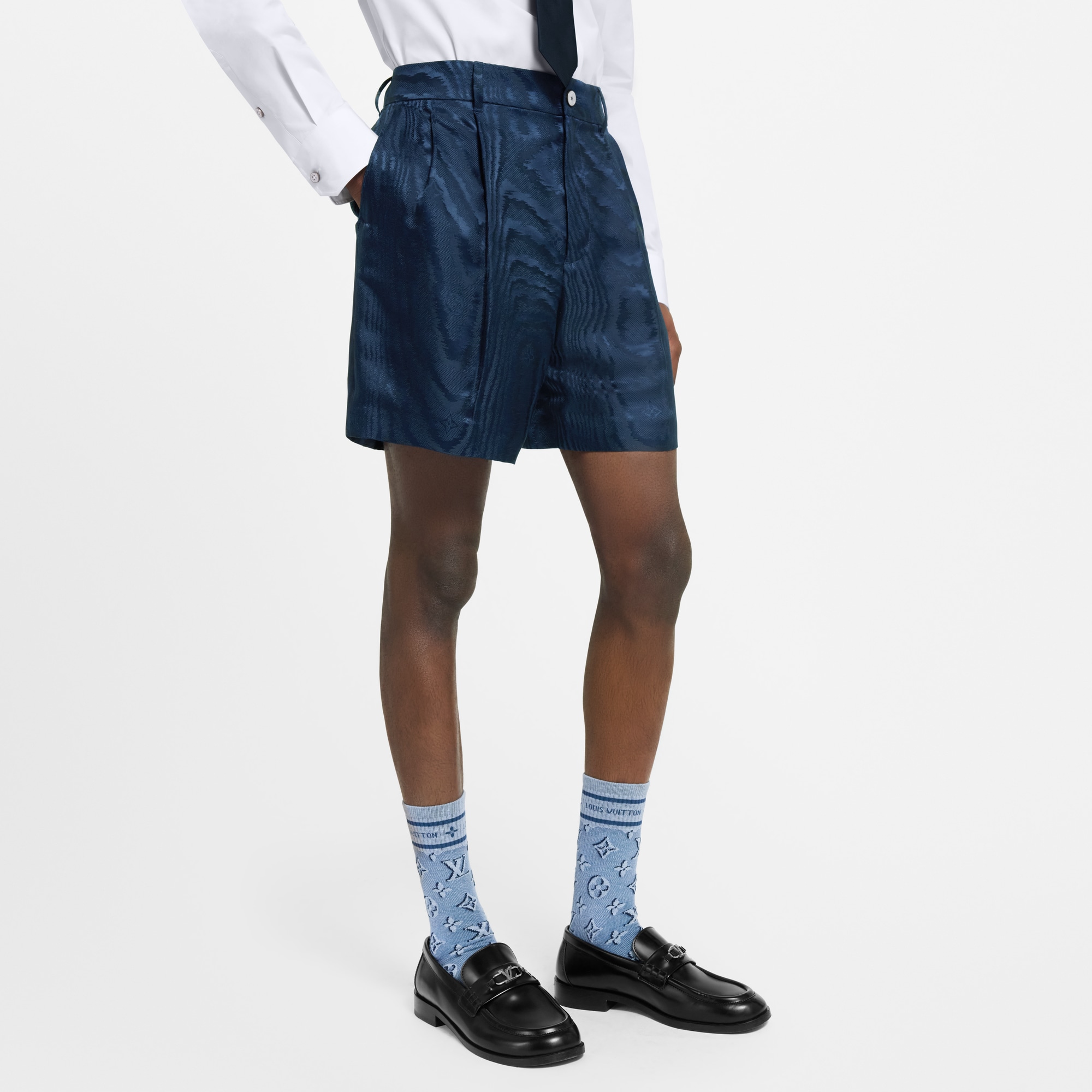 Men - Fluid Tailored Shorts  Men Ready-to-Wear Trousers | LOUIS VUITTON (Product zoom)