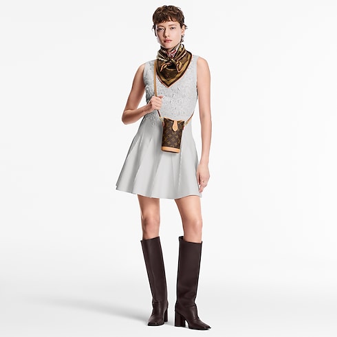 Women - Fold Me Pouch Monogram Canvas Women Wallets and Small Leather Goods All Wallets and Small Leather Goods | LOUIS VUITTON (Product zoom)