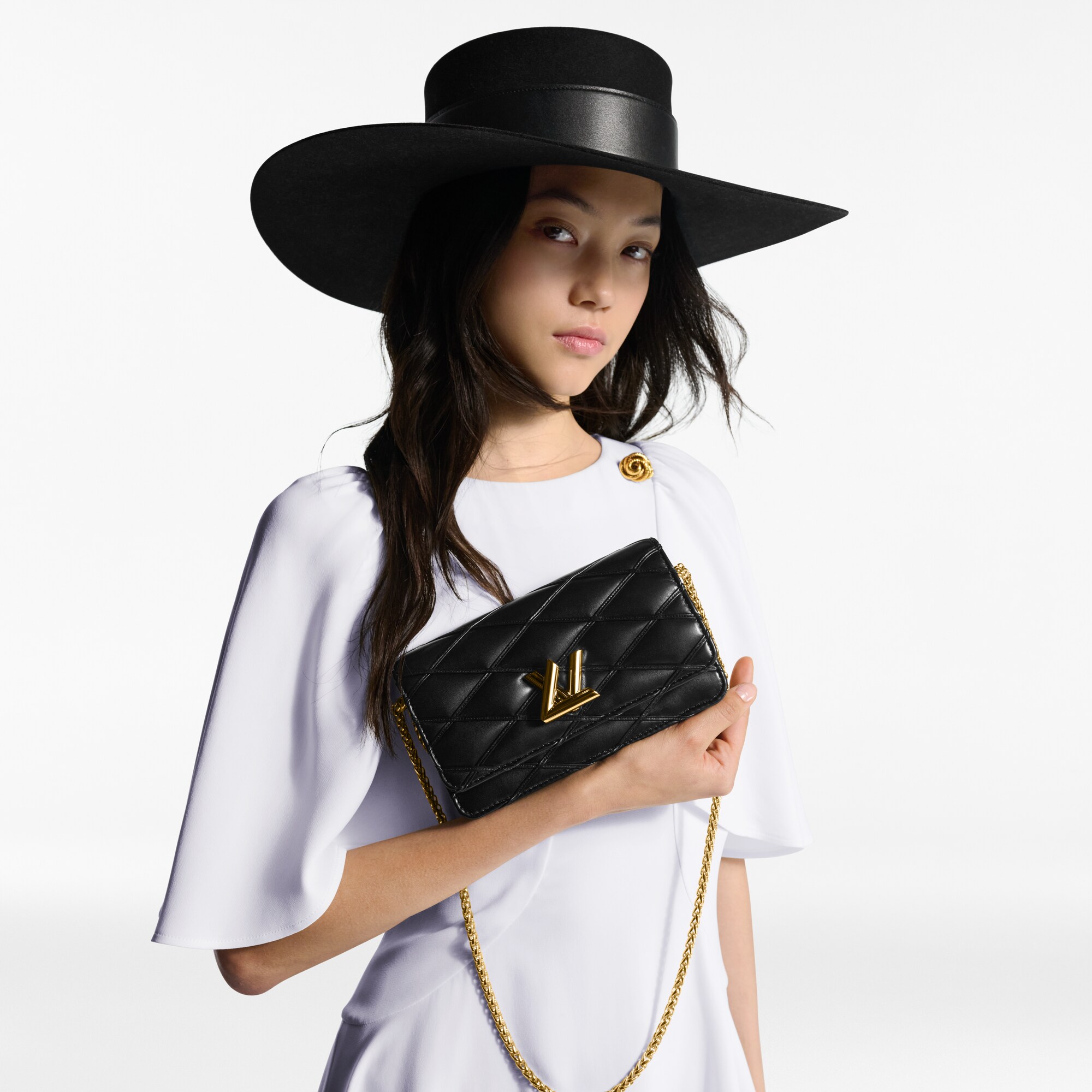 Women - GO-14 Wallet On Chain Bag Malletage Leather Women Wallets and Small Leather Goods Wallets on Chain and Mini Bags | LOUIS VUITTON (Product zoom)