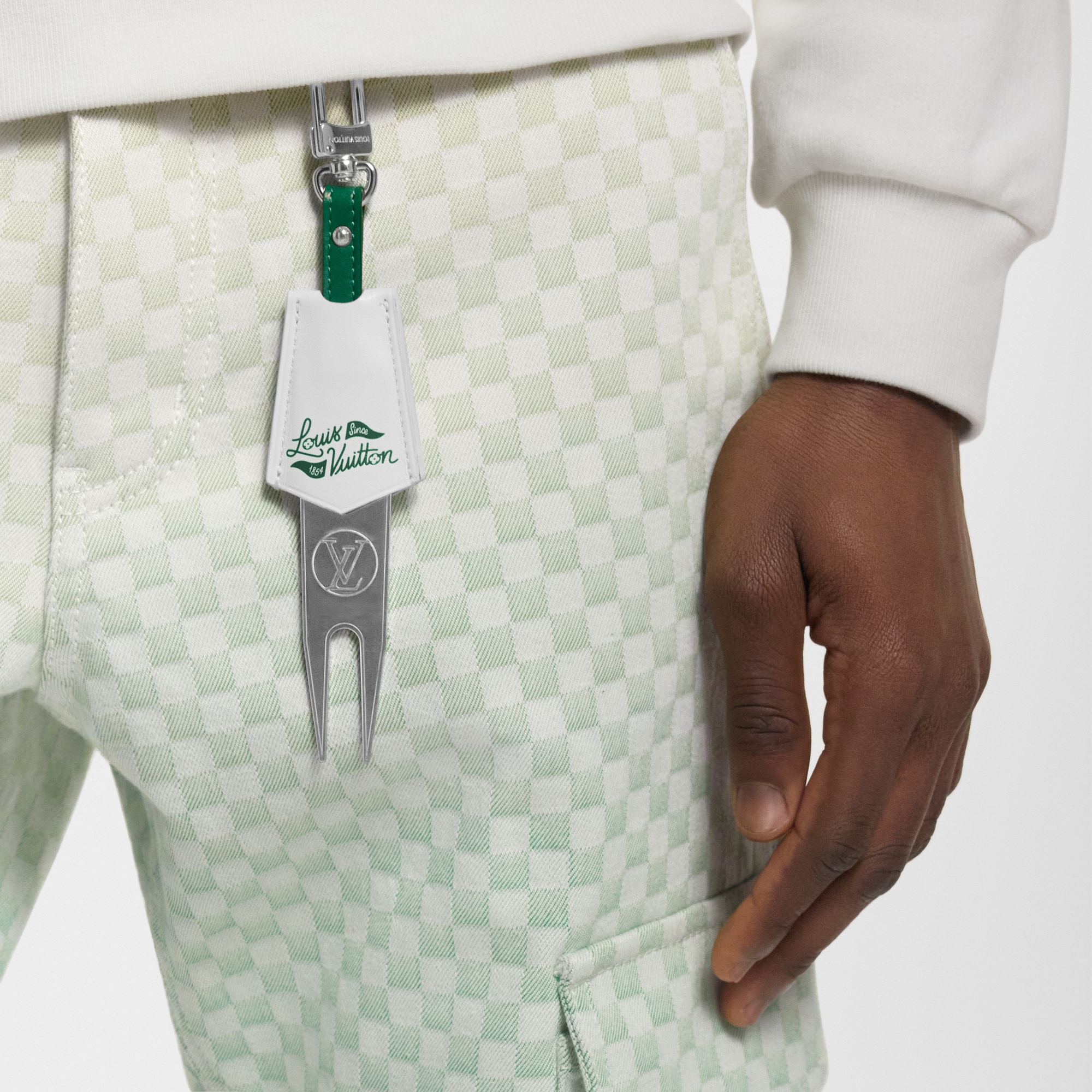 Trunks, Travel and Home - Golf Pitchmark Repair Tool S00 Trunks, Travel and Home Sport and Games } | LOUIS VUITTON (Product zoom)