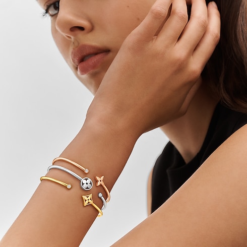 Jewellery - Idylle Blossom Twist Bracelet, Yellow Gold Jewellery Categories All Fine Jewellery | LOUIS VUITTON (Product zoom)