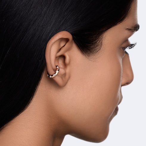 Jewellery - Le Damier de Louis Vuitton Ear Cuff, Rose Gold and Diamonds Jewellery Categories Earrings | LOUIS VUITTON (Product zoom)