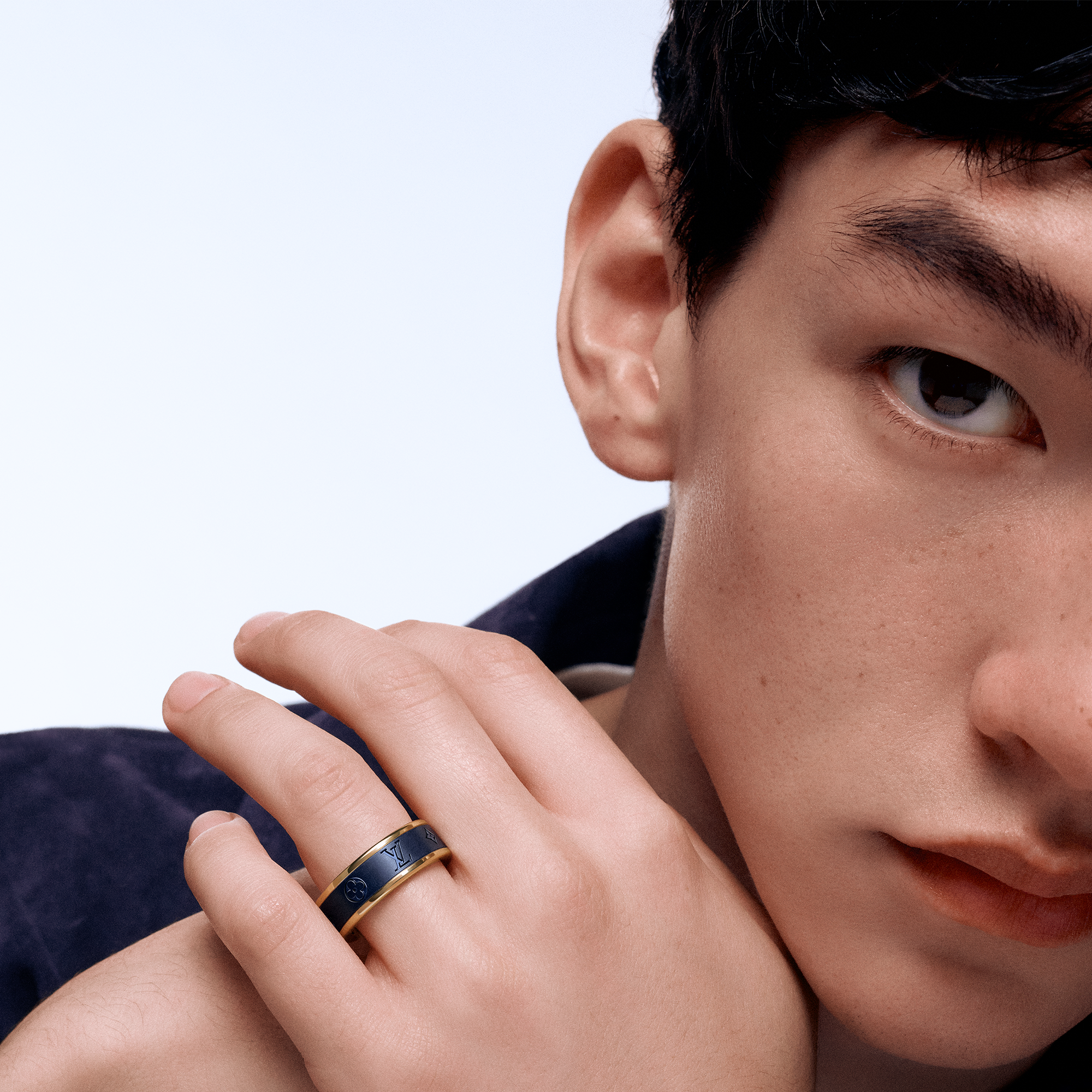 Jewellery - Les Gastons Vuitton Small Ring, Yellow Gold and Titanium  Jewellery Categories Rings | LOUIS VUITTON (Product zoom)