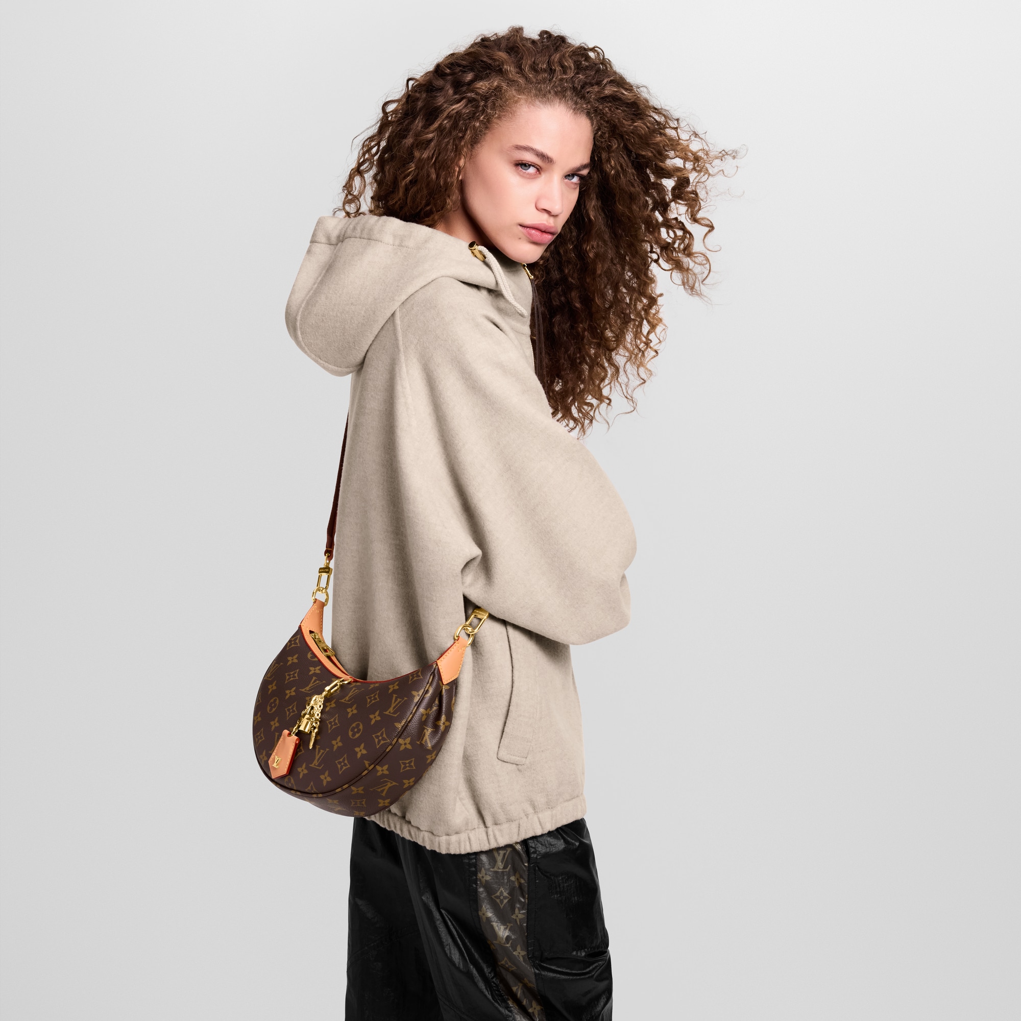 Women - Looping Bag Monogram Canvas Women Handbags Handbags | LOUIS VUITTON (Product zoom)