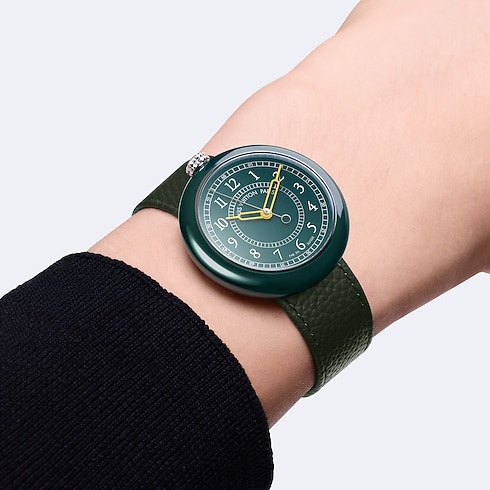Louis Vuitton Monterey, Automatic, 37 MM, Ceramic and Steel ambiance view