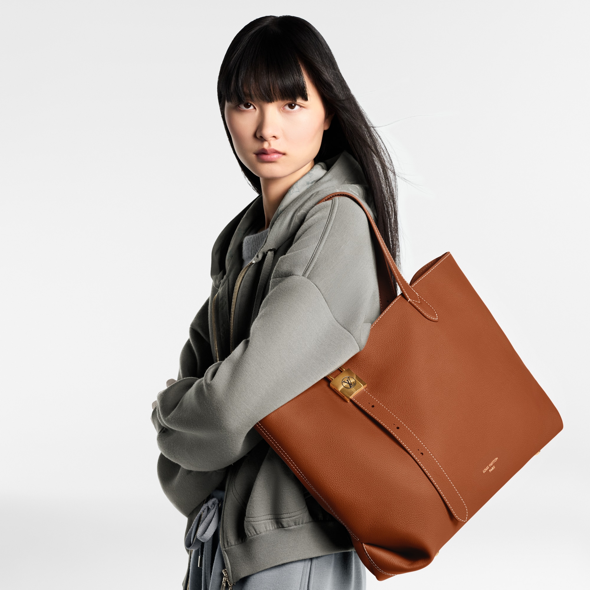 Women - Low Key Cabas MM Bag H31 Women Handbags Handbags | LOUIS VUITTON (Product zoom)