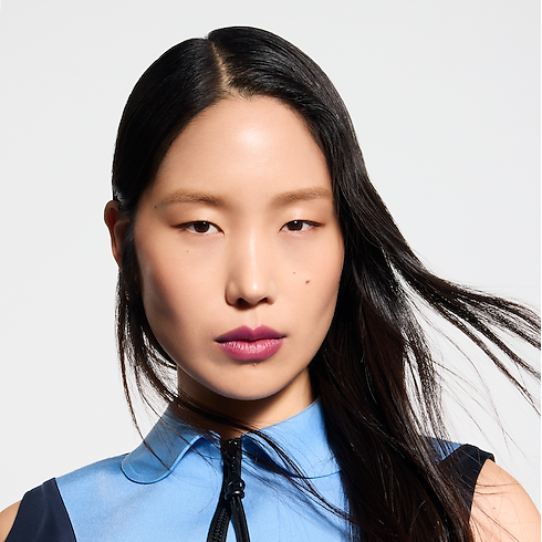 Perfumes and Beauty - LV Baume - Lip Balm Perfumes and Beauty Lips } | LOUIS VUITTON (Product zoom)