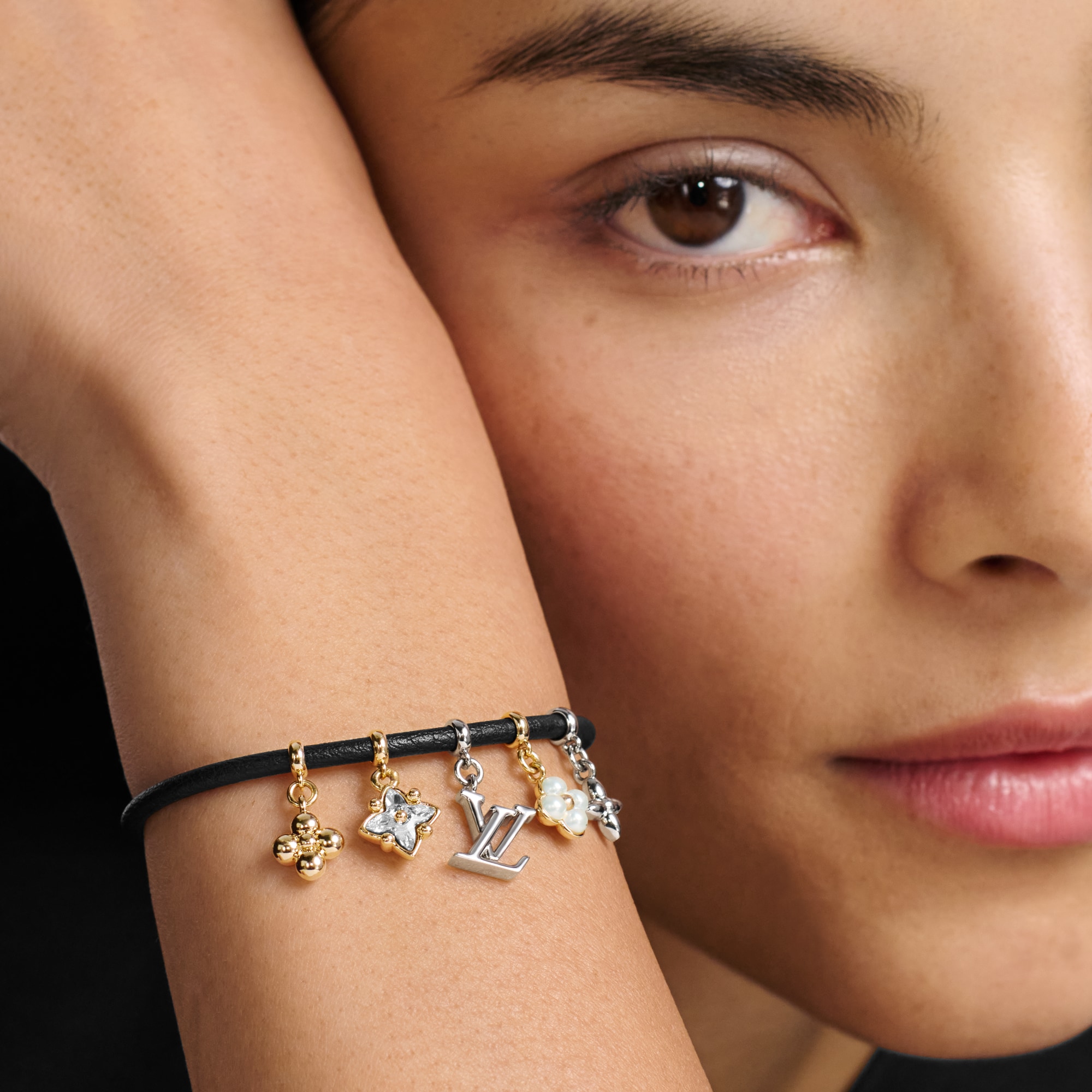 Women - LV Blooming Strass Bracelet  Women Fashion Jewellery Bracelets | LOUIS VUITTON (Product zoom)