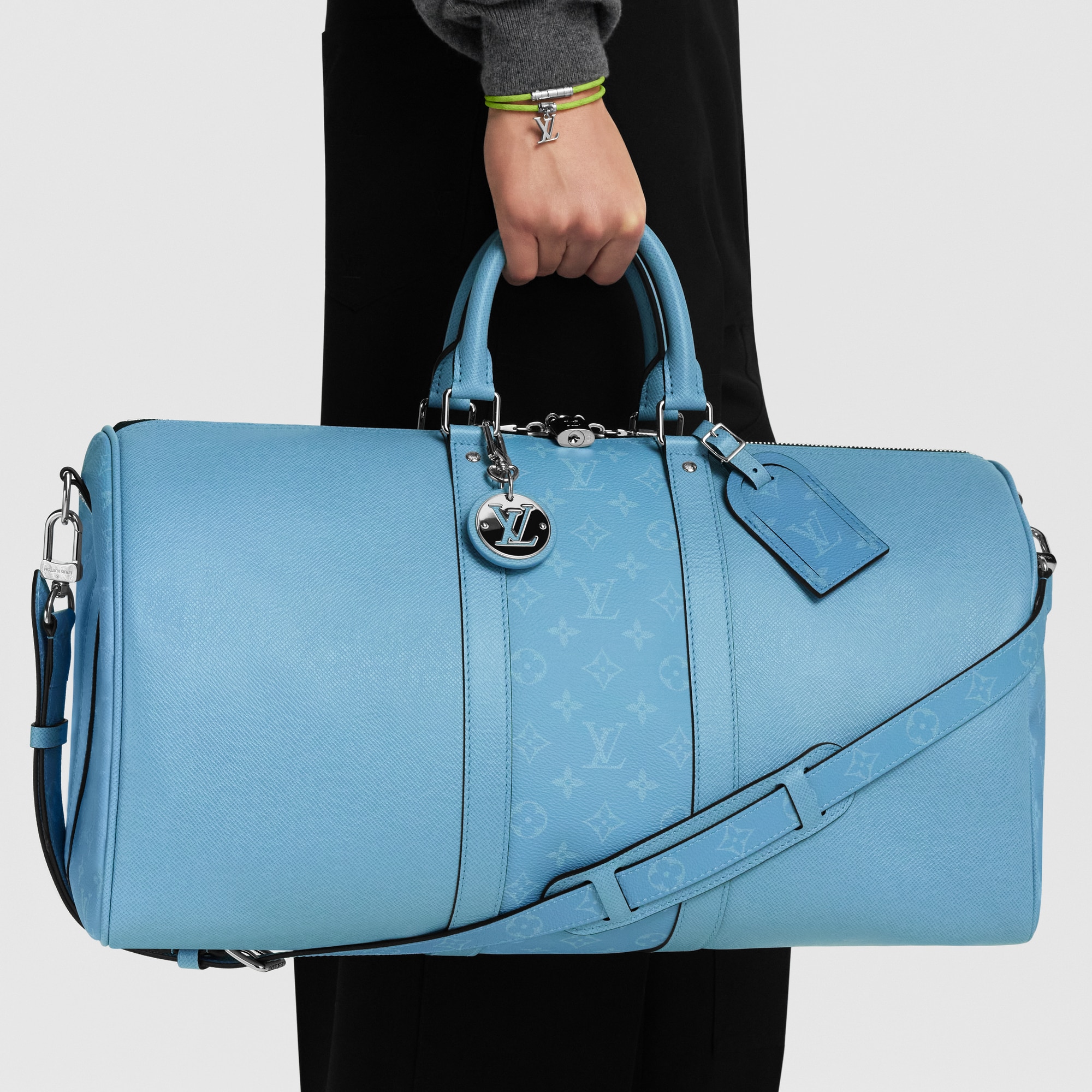 Men - LV Circle Key Holder and Bag Charm S00 Men Accessories Bag Charms and Keyholders | LOUIS VUITTON (Product zoom)