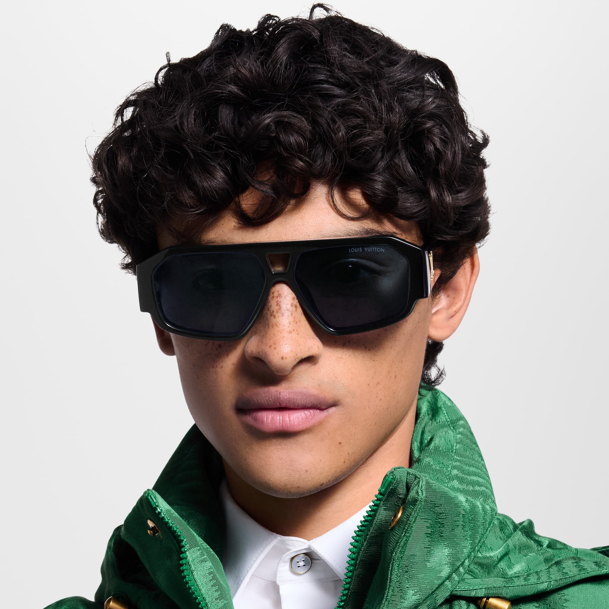 Men - LV Clash Pilot Square Sunglasses S00 Men Accessories Sunglasses | LOUIS VUITTON (Product zoom)