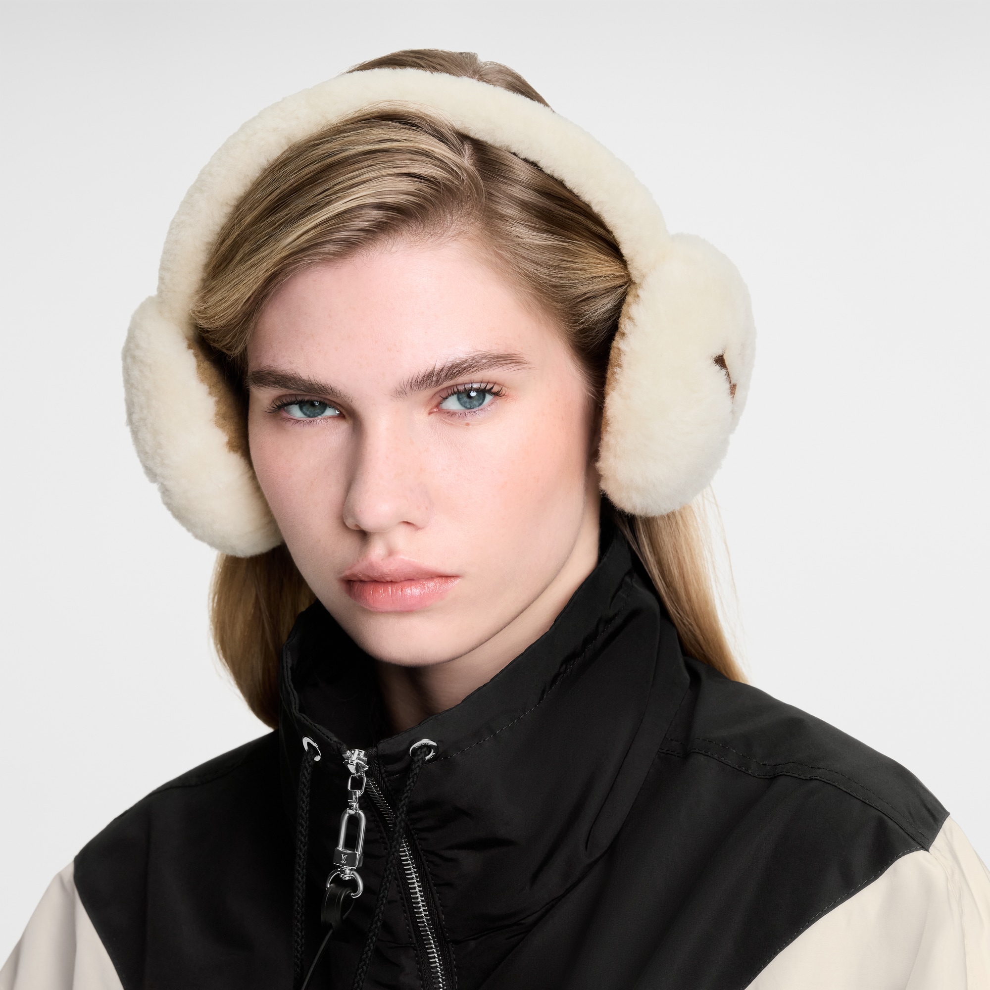 Women - LV Cloud Earmuff S00 Women Accessories Hair Accessories | LOUIS VUITTON (Product zoom)