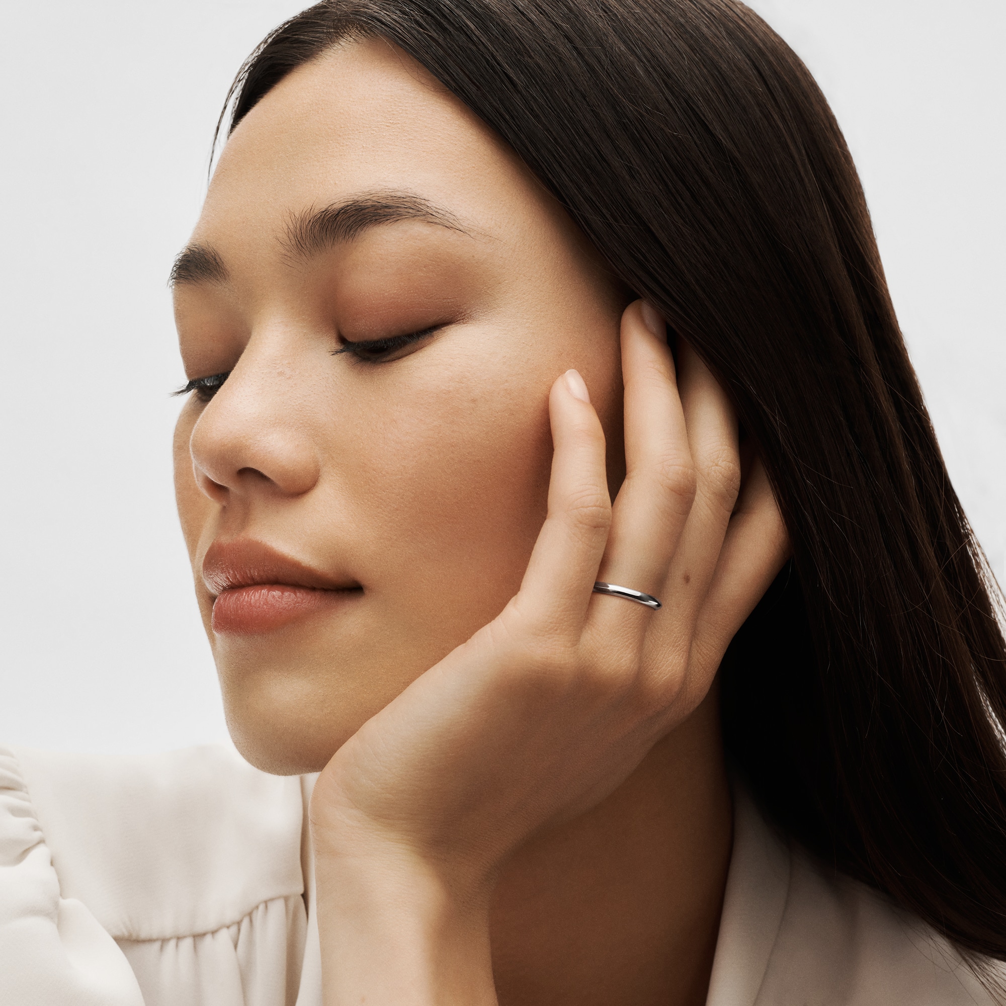 Jewellery - LV Diamonds 2.5MM Wedding Band, Platinum  Jewellery Categories Wedding Bands | LOUIS VUITTON (Product zoom)